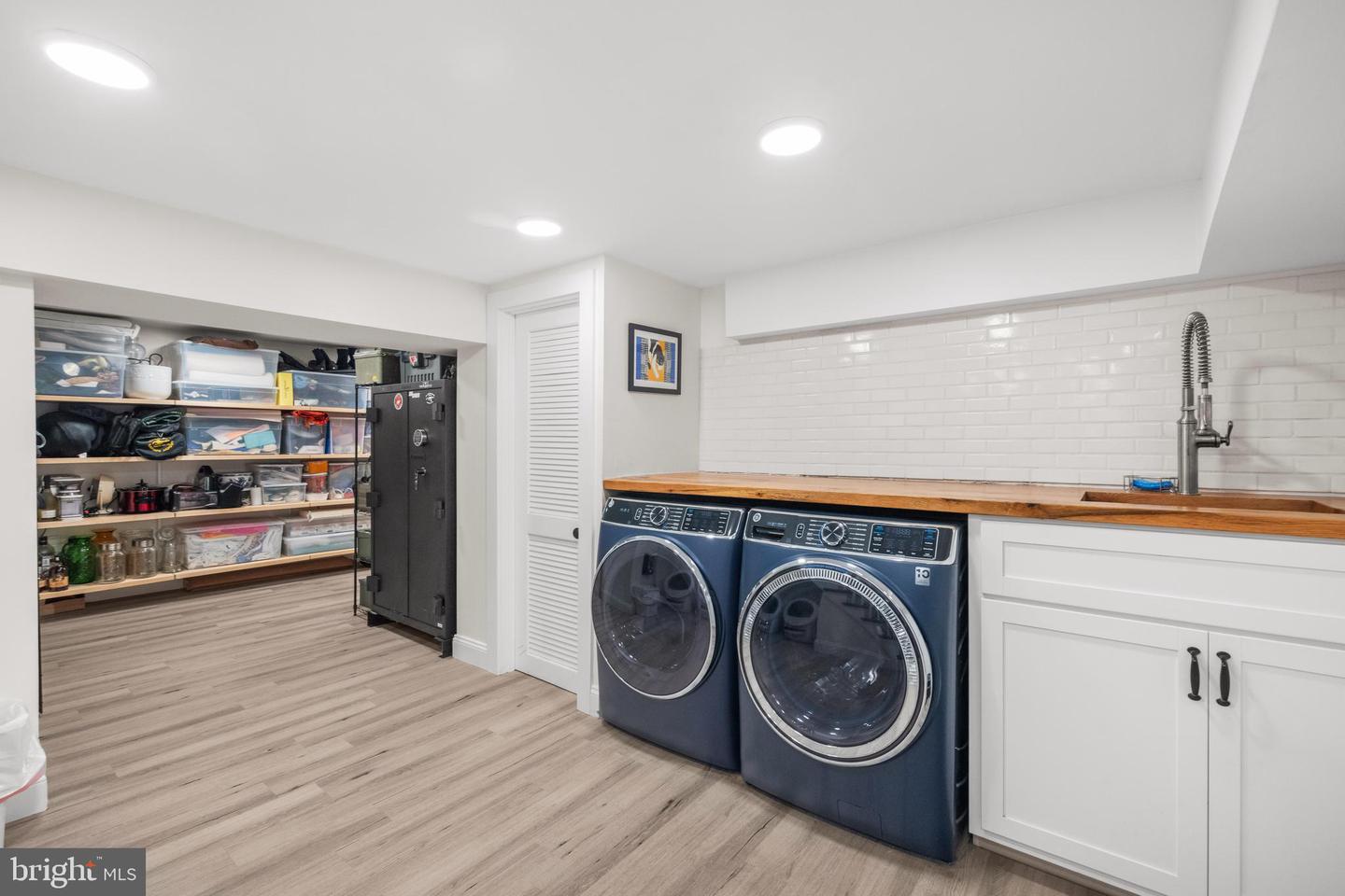 4004 ESTABROOK DR, ANNANDALE, Virginia 22003, 4 Bedrooms Bedrooms, ,3 BathroomsBathrooms,Residential,For sale,4004 ESTABROOK DR,VAFX2280442 MLS # VAFX2280442 4004 ESTABROOK DR, ANNANDALE, Virginia 22003, 4 Bedrooms Bedrooms, ,3 BathroomsBathrooms,Residential,For sale,4004 ESTABROOK DR,VAFX2280442 MLS # VAFX2280442