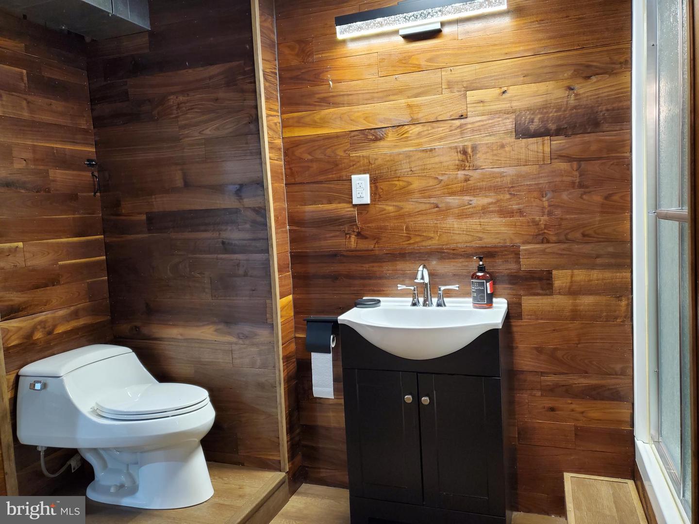 106 FOXGLOVE DR, WINCHESTER, Virginia 22602, 3 Bedrooms Bedrooms, 11 Rooms Rooms,3 BathroomsBathrooms,Residential,For sale,106 FOXGLOVE DR,VAFV2036626 MLS # VAFV2036626