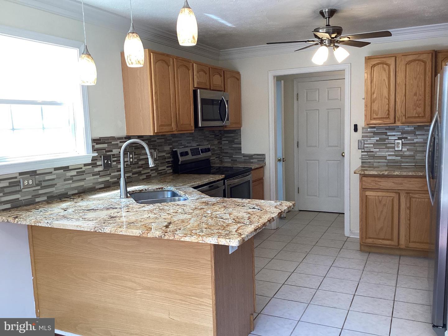 106 FOXGLOVE DR, WINCHESTER, Virginia 22602, 3 Bedrooms Bedrooms, 11 Rooms Rooms,3 BathroomsBathrooms,Residential,For sale,106 FOXGLOVE DR,VAFV2036626 MLS # VAFV2036626