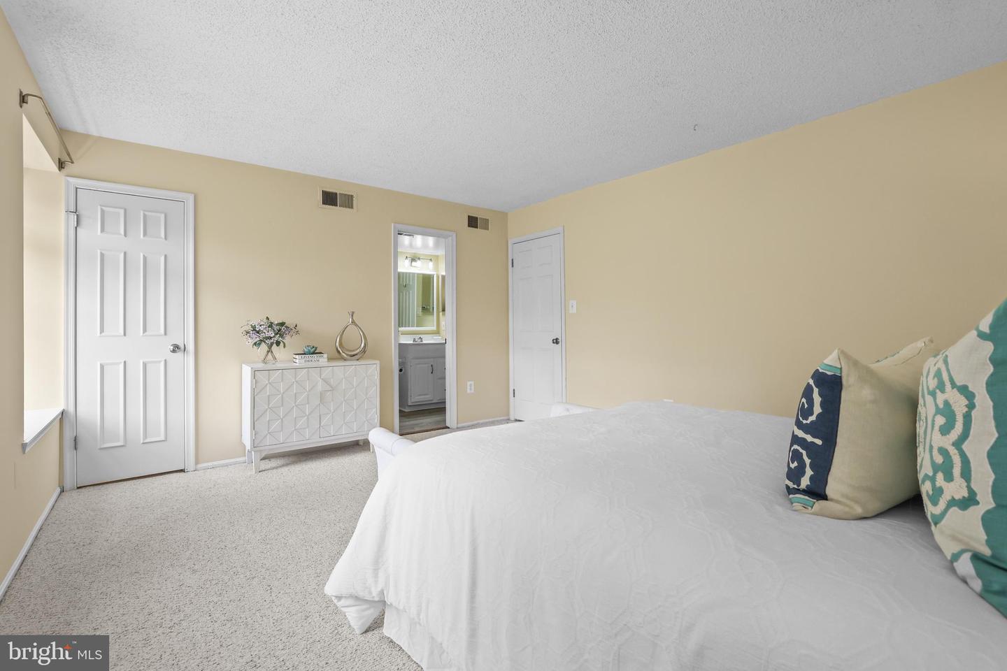 7748 NEW PROVIDENCE DR #85, FALLS CHURCH, Virginia 22042, 1 Bedroom Bedrooms, ,1 BathroomBathrooms,Residential,For sale,7748 NEW PROVIDENCE DR #85,VAFX2267968 MLS # VAFX2267968 7748 NEW PROVIDENCE DR #85, FALLS CHURCH, Virginia 22042, 1 Bedroom Bedrooms, ,1 BathroomBathrooms,Residential,For sale,7748 NEW PROVIDENCE DR #85,VAFX2267968 MLS # VAFX2267968