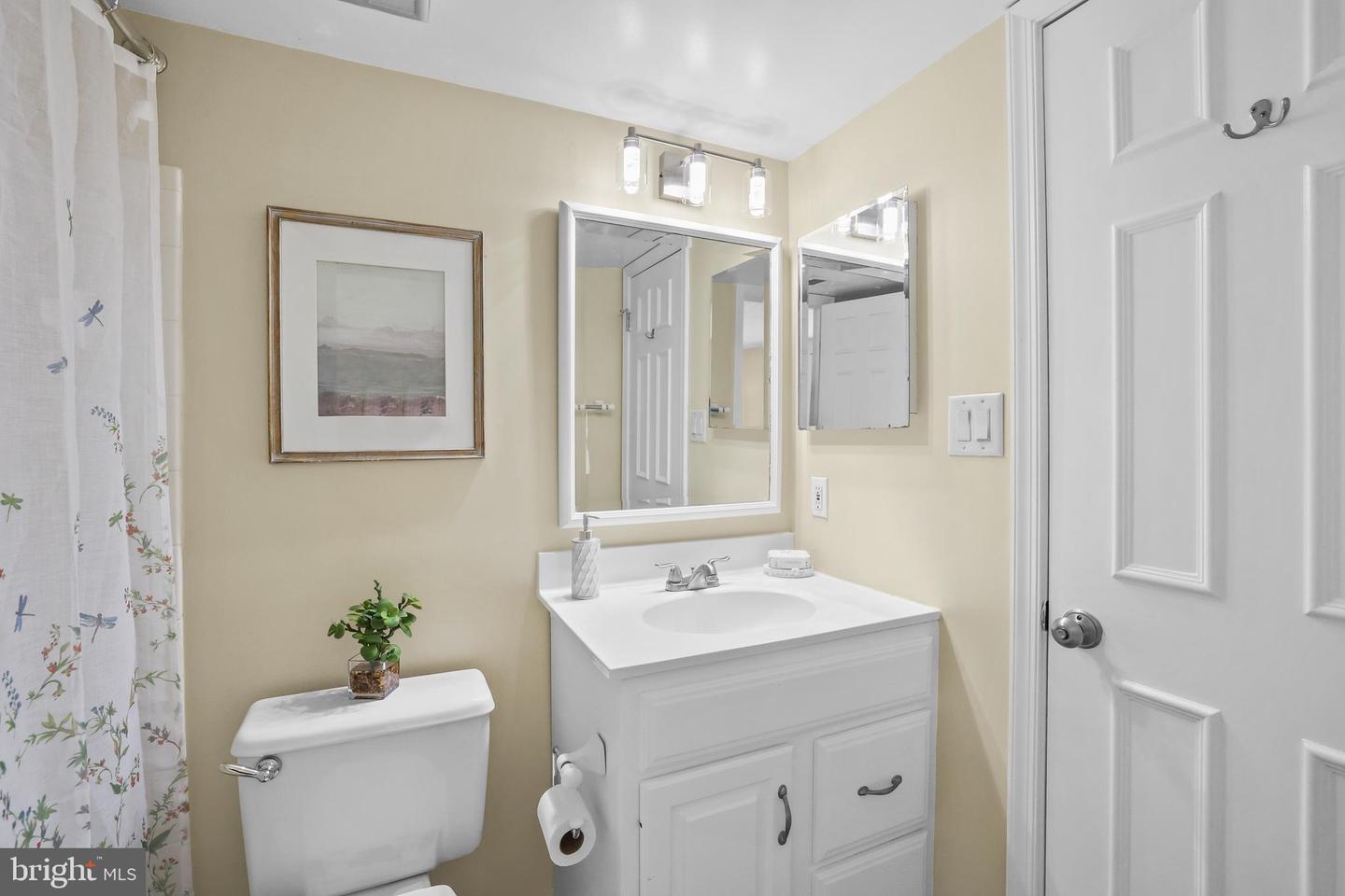 7748 NEW PROVIDENCE DR #85, FALLS CHURCH, Virginia 22042, 1 Bedroom Bedrooms, ,1 BathroomBathrooms,Residential,For sale,7748 NEW PROVIDENCE DR #85,VAFX2267968 MLS # VAFX2267968 7748 NEW PROVIDENCE DR #85, FALLS CHURCH, Virginia 22042, 1 Bedroom Bedrooms, ,1 BathroomBathrooms,Residential,For sale,7748 NEW PROVIDENCE DR #85,VAFX2267968 MLS # VAFX2267968