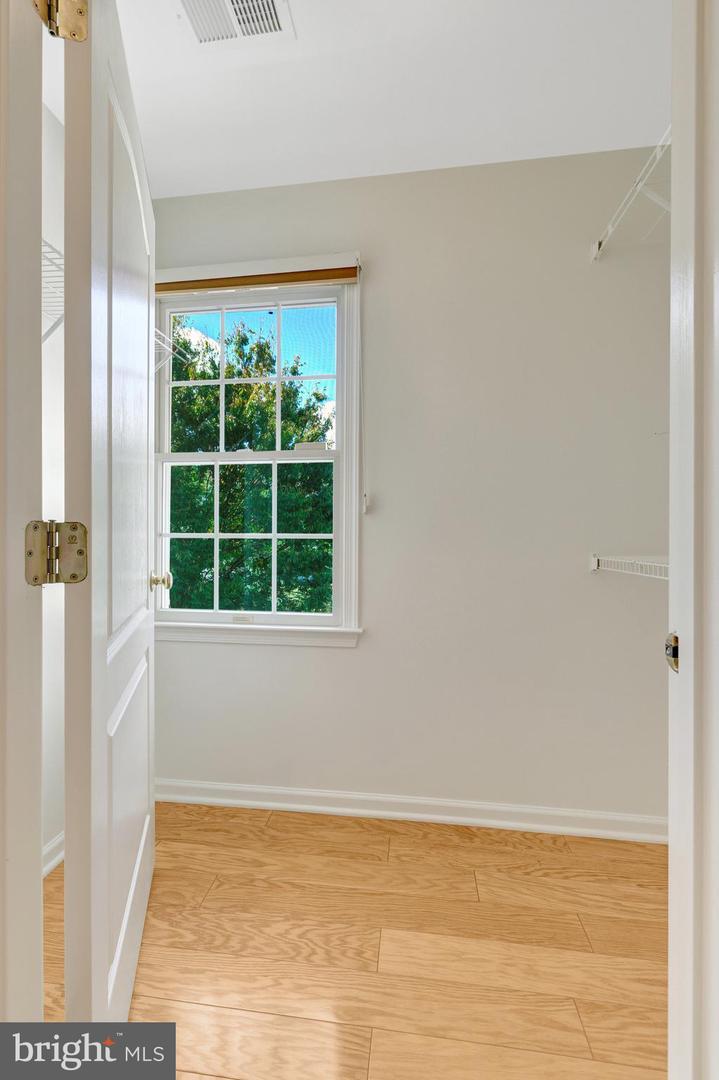 20250 MILLSTEAD DR, ASHBURN, Virginia 20147, 4 Bedrooms Bedrooms, ,3 BathroomsBathrooms,Residential,For sale,20250 MILLSTEAD DR,VALO2108322 MLS # VALO2108322