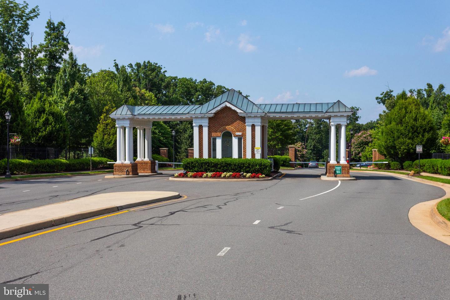 20250 MILLSTEAD DR, ASHBURN, Virginia 20147, 4 Bedrooms Bedrooms, ,3 BathroomsBathrooms,Residential,For sale,20250 MILLSTEAD DR,VALO2108322 MLS # VALO2108322