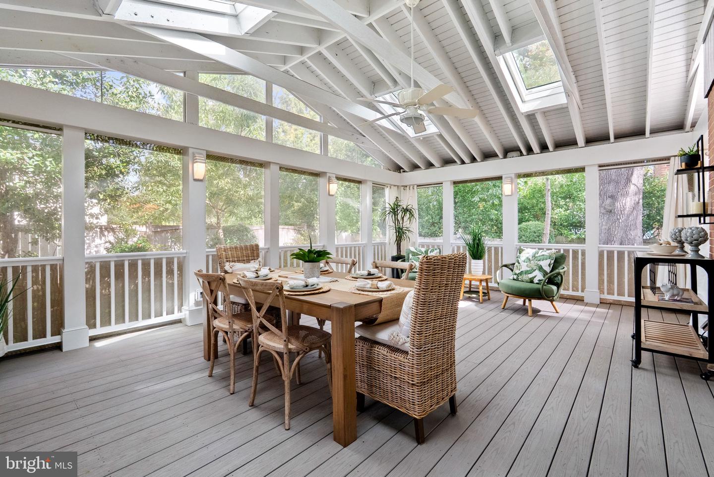 917 CRESTWOOD DR, ALEXANDRIA, Virginia 22302, 4 Bedrooms Bedrooms, ,3 BathroomsBathrooms,Residential,For sale,917 CRESTWOOD DR,VAAX2050860 MLS # VAAX2050860