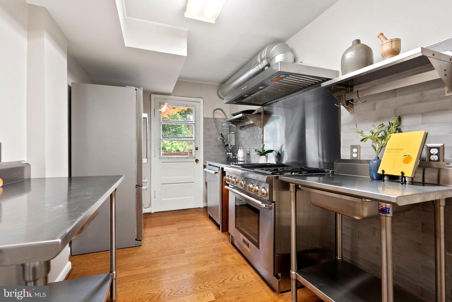 917 CRESTWOOD DR, ALEXANDRIA, Virginia 22302, 4 Bedrooms Bedrooms, ,3 BathroomsBathrooms,Residential,For sale,917 CRESTWOOD DR,VAAX2050860 MLS # VAAX2050860