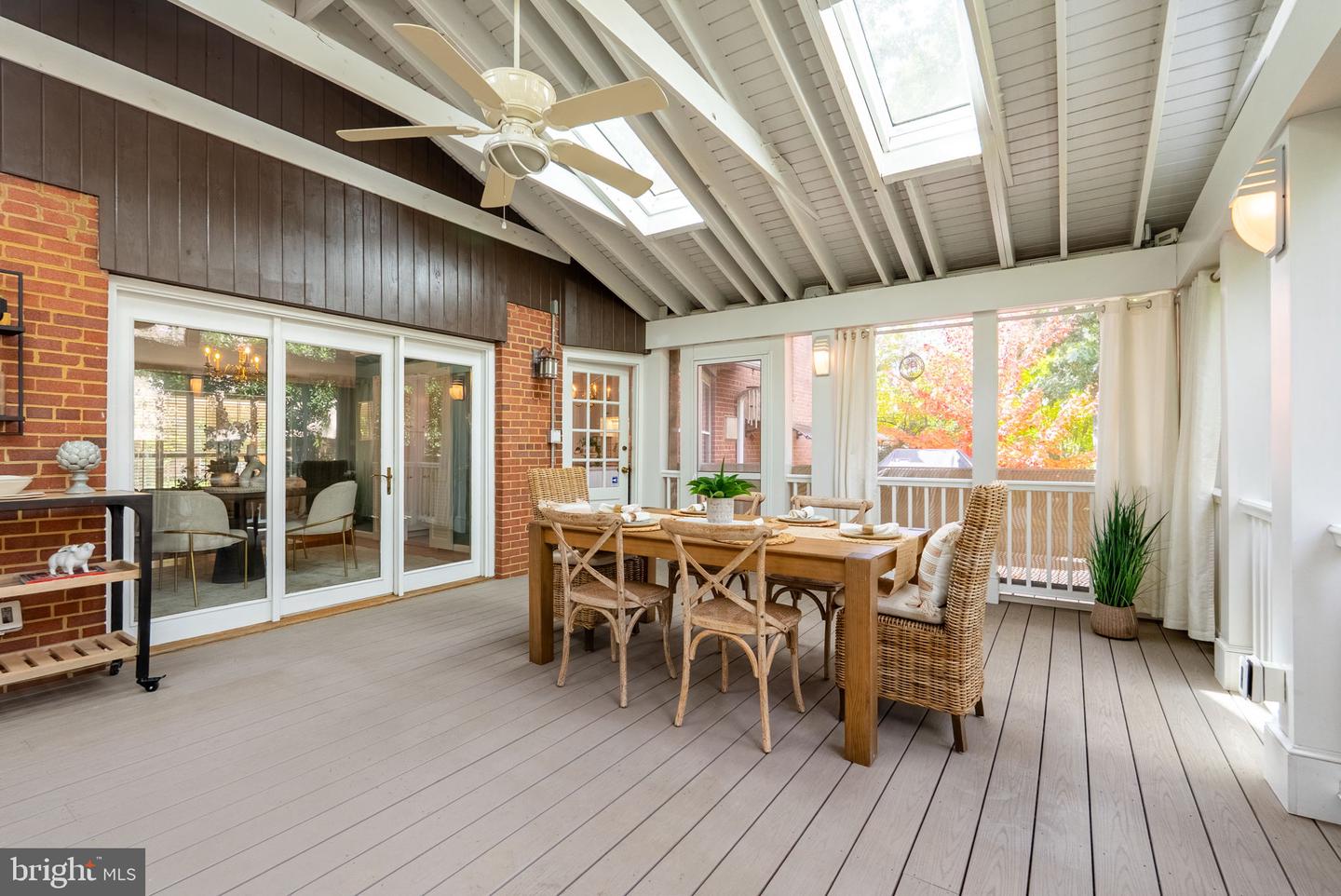 917 CRESTWOOD DR, ALEXANDRIA, Virginia 22302, 4 Bedrooms Bedrooms, ,3 BathroomsBathrooms,Residential,For sale,917 CRESTWOOD DR,VAAX2050860 MLS # VAAX2050860