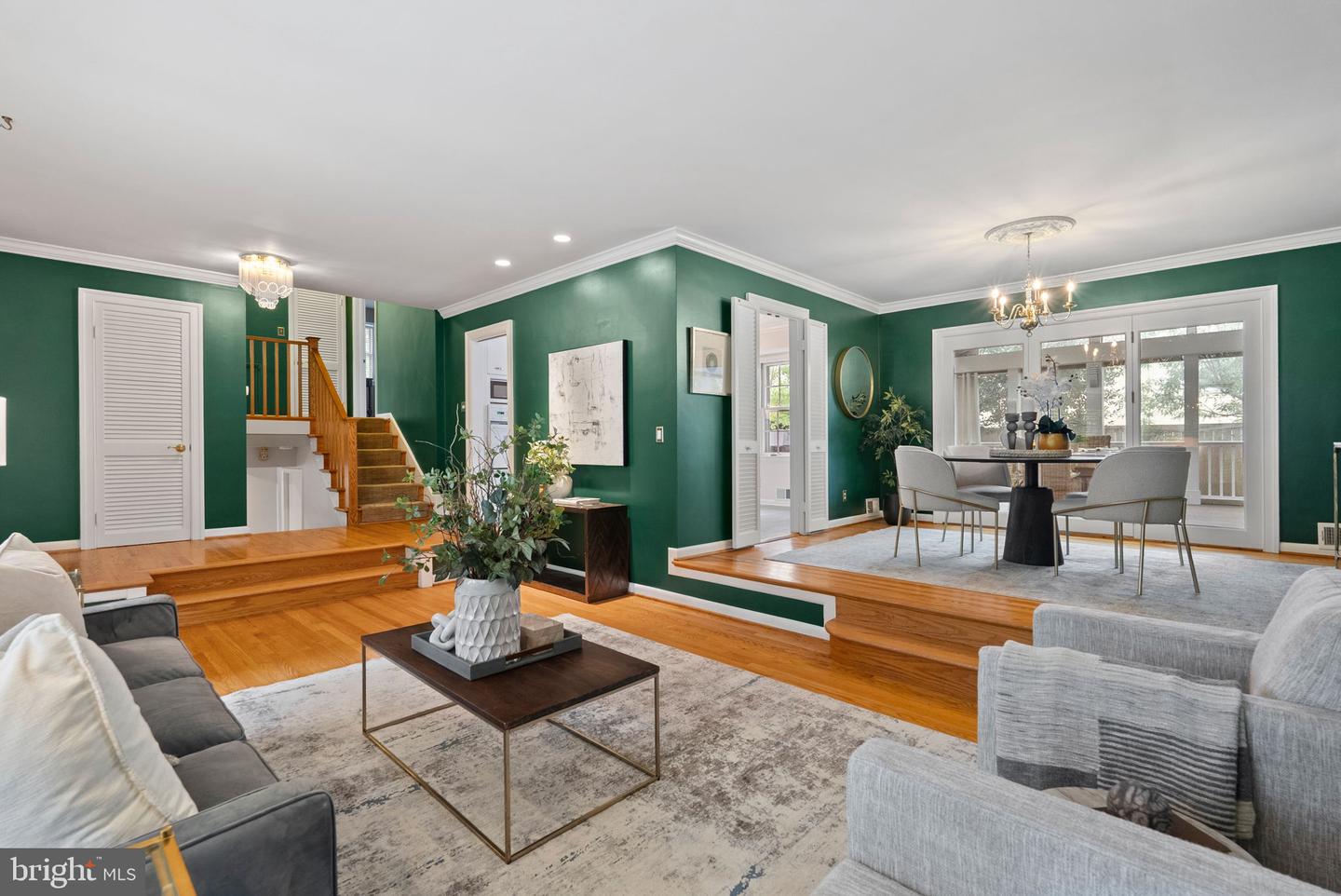 917 CRESTWOOD DR, ALEXANDRIA, Virginia 22302, 4 Bedrooms Bedrooms, ,3 BathroomsBathrooms,Residential,For sale,917 CRESTWOOD DR,VAAX2050860 MLS # VAAX2050860