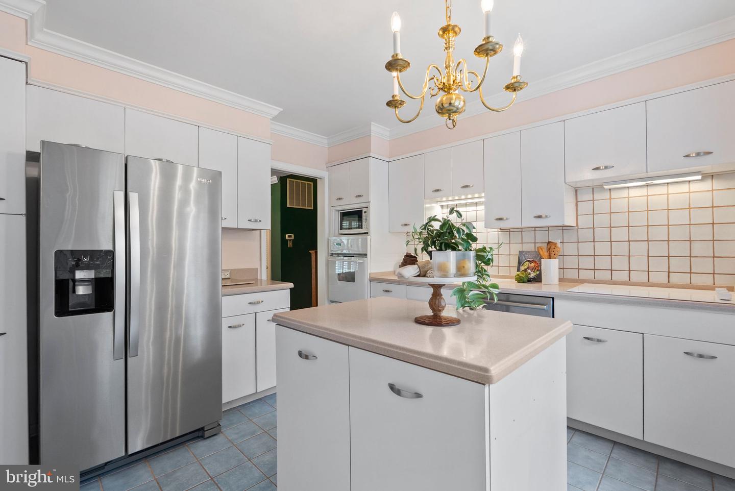 917 CRESTWOOD DR, ALEXANDRIA, Virginia 22302, 4 Bedrooms Bedrooms, ,3 BathroomsBathrooms,Residential,For sale,917 CRESTWOOD DR,VAAX2050860 MLS # VAAX2050860