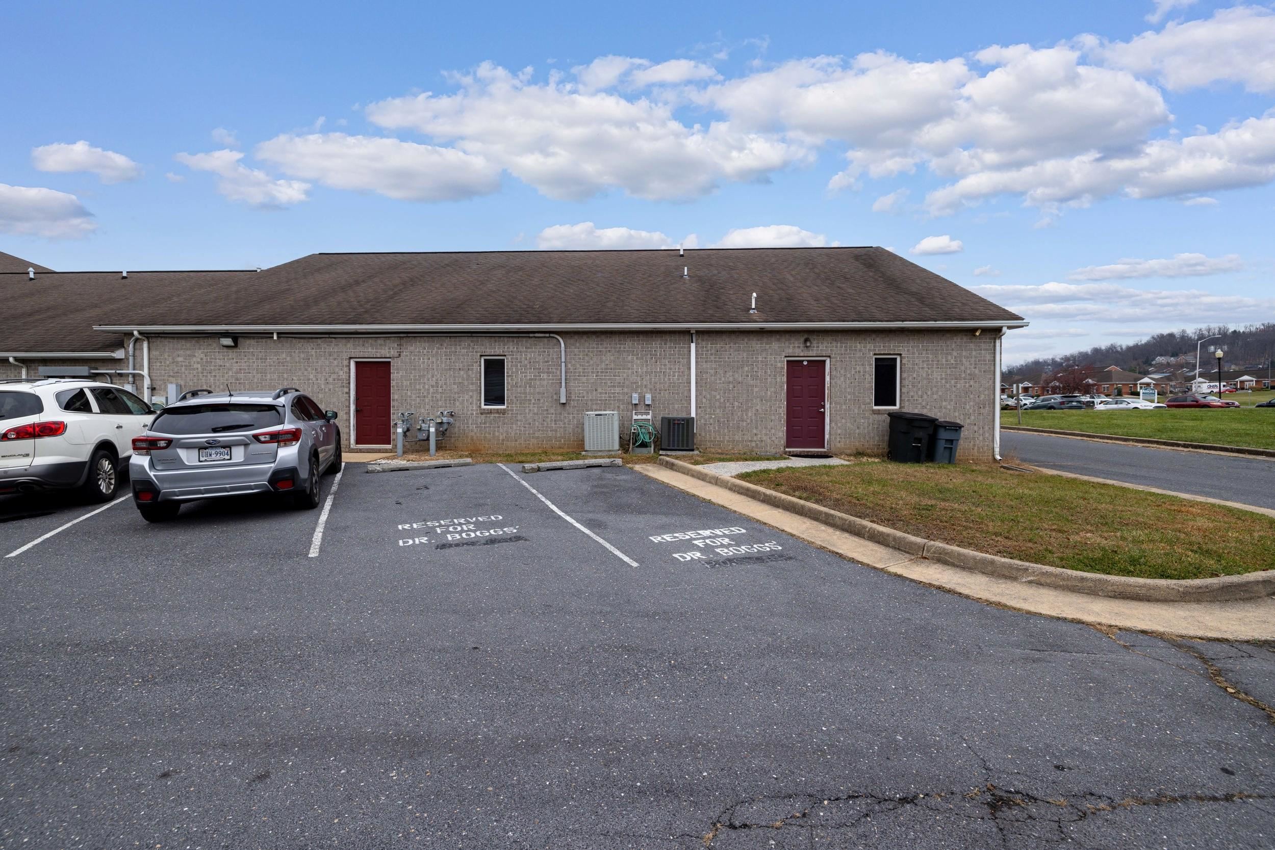 1947 MEDICAL AVE, HARRISONBURG, Virginia 22801, ,Commercial,1947 MEDICAL AVE,671450 MLS # 671450 1947 MEDICAL AVE, HARRISONBURG, Virginia 22801, ,Commercial,1947 MEDICAL AVE,671450 MLS # 671450