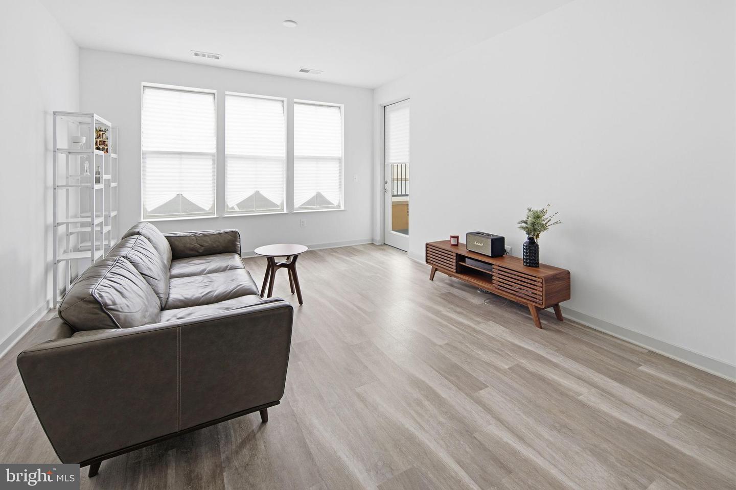 10755 FAIRGROUNDS DR #102, FAIRFAX, Virginia 22030, 1 Bedroom Bedrooms, 5 Rooms Rooms,1 BathroomBathrooms,Residential,For sale,10755 FAIRGROUNDS DR #102,VAFC2007498 MLS # VAFC2007498 10755 FAIRGROUNDS DR #102, FAIRFAX, Virginia 22030, 1 Bedroom Bedrooms, 5 Rooms Rooms,1 BathroomBathrooms,Residential,For sale,10755 FAIRGROUNDS DR #102,VAFC2007498 MLS # VAFC2007498