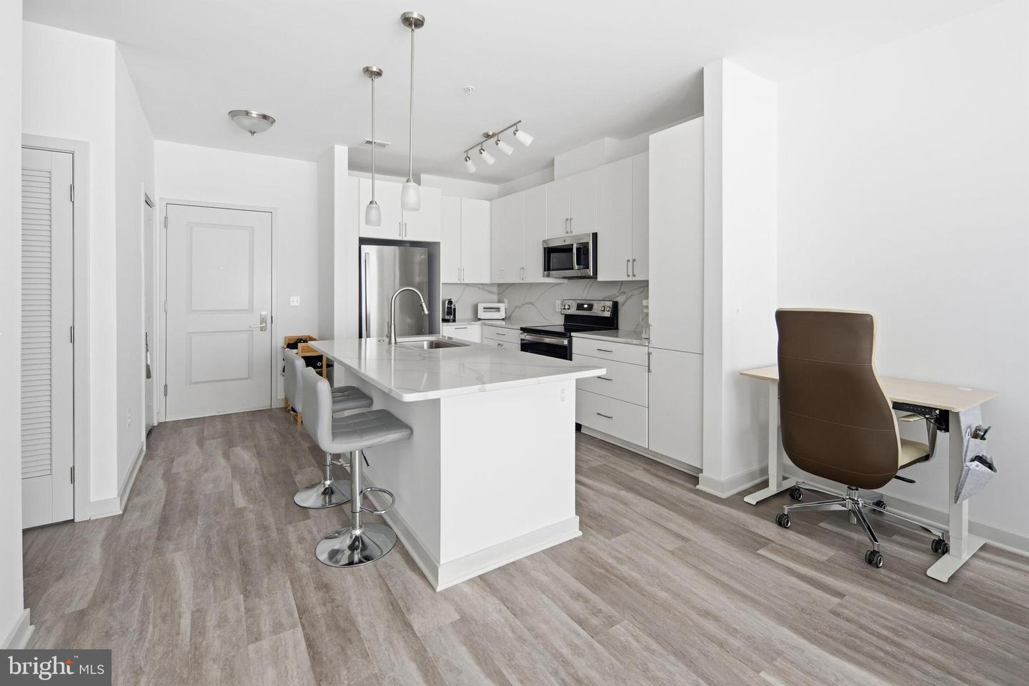 10755 FAIRGROUNDS DR #102, FAIRFAX, Virginia 22030, 1 Bedroom Bedrooms, 5 Rooms Rooms,1 BathroomBathrooms,Residential,For sale,10755 FAIRGROUNDS DR #102,VAFC2007498 MLS # VAFC2007498 10755 FAIRGROUNDS DR #102, FAIRFAX, Virginia 22030, 1 Bedroom Bedrooms, 5 Rooms Rooms,1 BathroomBathrooms,Residential,For sale,10755 FAIRGROUNDS DR #102,VAFC2007498 MLS # VAFC2007498