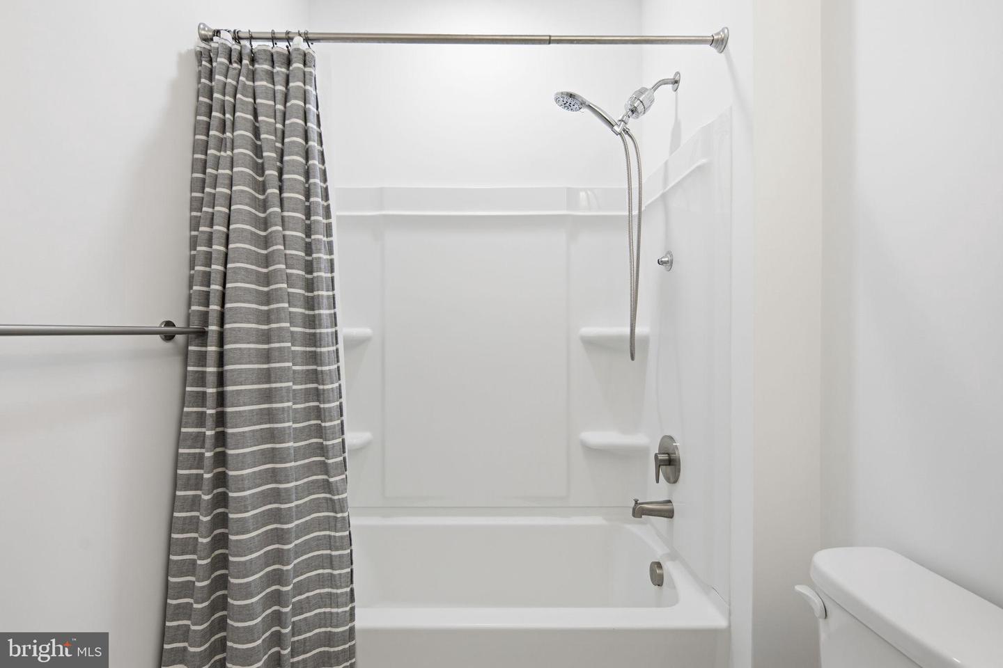 10755 FAIRGROUNDS DR #102, FAIRFAX, Virginia 22030, 1 Bedroom Bedrooms, 5 Rooms Rooms,1 BathroomBathrooms,Residential,For sale,10755 FAIRGROUNDS DR #102,VAFC2007498 MLS # VAFC2007498 10755 FAIRGROUNDS DR #102, FAIRFAX, Virginia 22030, 1 Bedroom Bedrooms, 5 Rooms Rooms,1 BathroomBathrooms,Residential,For sale,10755 FAIRGROUNDS DR #102,VAFC2007498 MLS # VAFC2007498