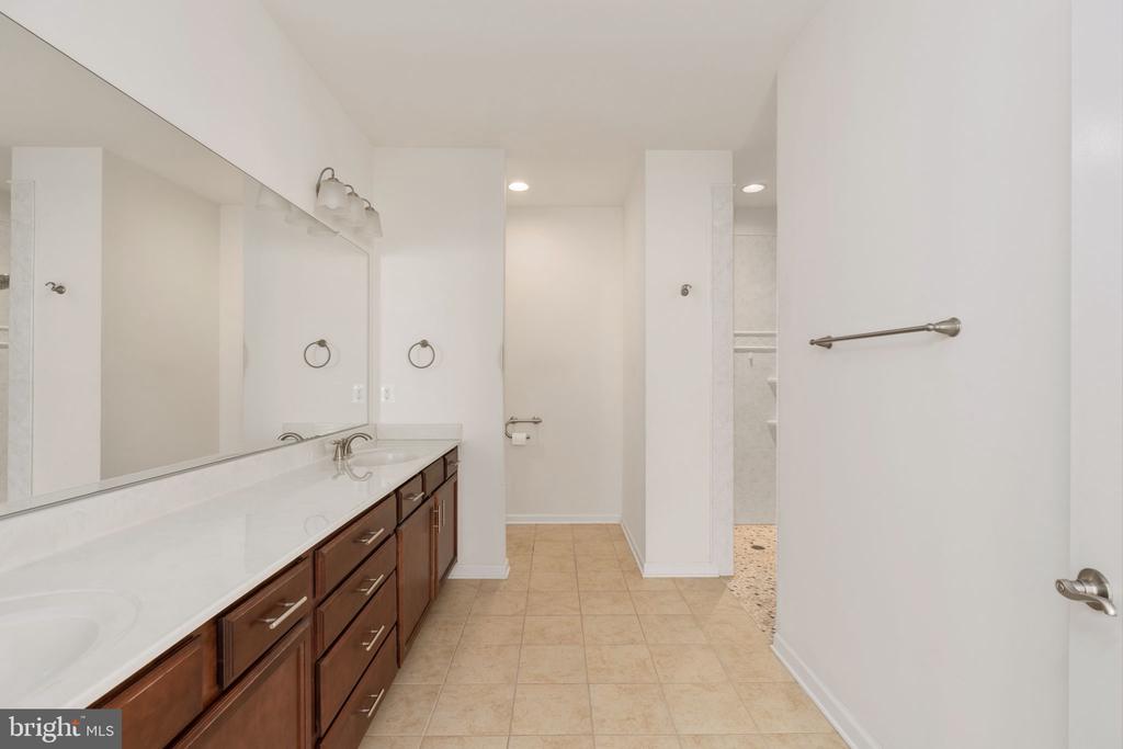 12211 GLEN OAKS DR, FREDERICKSBURG, Virginia 22407, 2 Bedrooms Bedrooms, ,2 BathroomsBathrooms,Residential,12211 GLEN OAKS DR,VASP2035944 MLS # VASP2035944