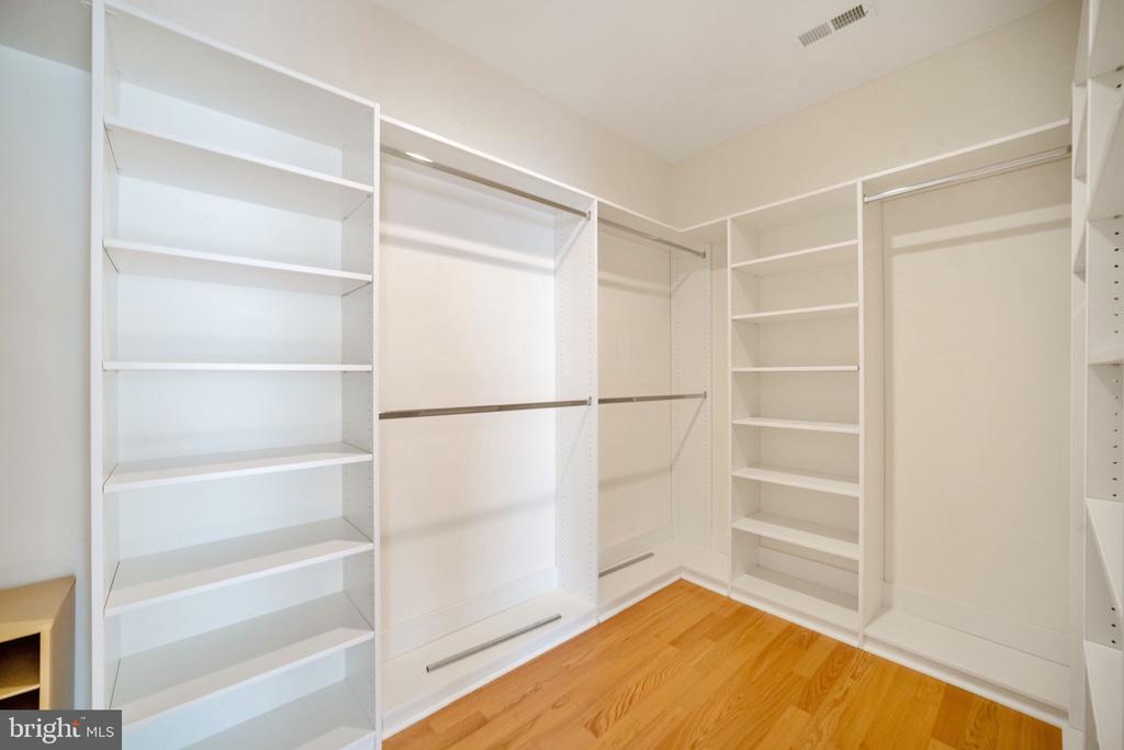 12211 GLEN OAKS DR, FREDERICKSBURG, Virginia 22407, 2 Bedrooms Bedrooms, ,2 BathroomsBathrooms,Residential,12211 GLEN OAKS DR,VASP2035944 MLS # VASP2035944