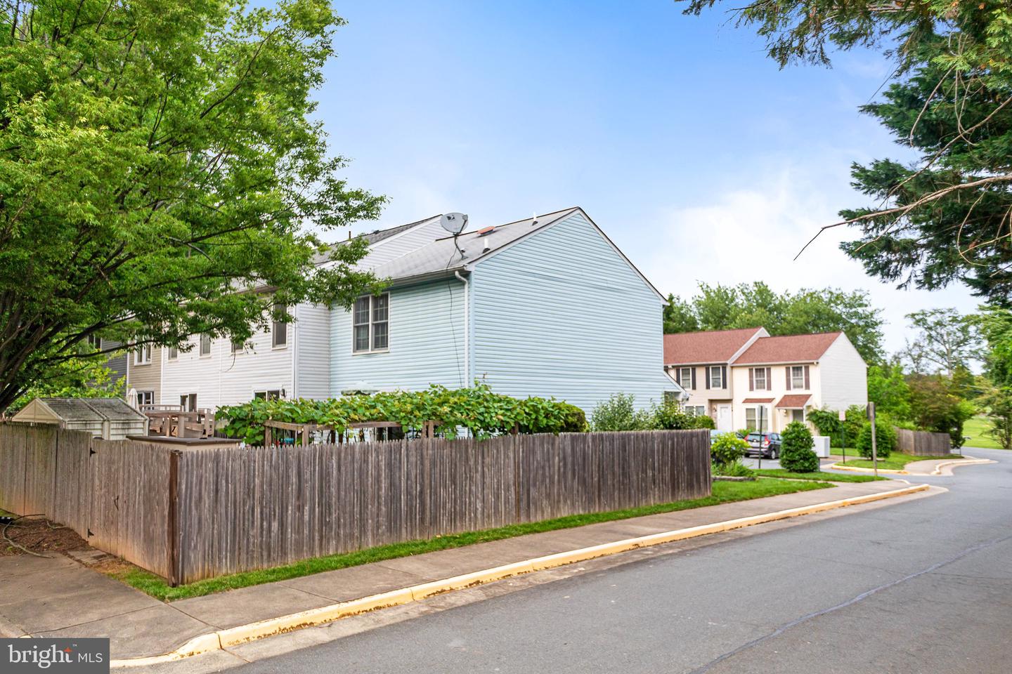 7566 WOOD MIST LN, FALLS CHURCH, Virginia 22043, 3 Bedrooms Bedrooms, ,1 BathroomBathrooms,Residential,For sale,7566 WOOD MIST LN,VAFX2244250 MLS # VAFX2244250