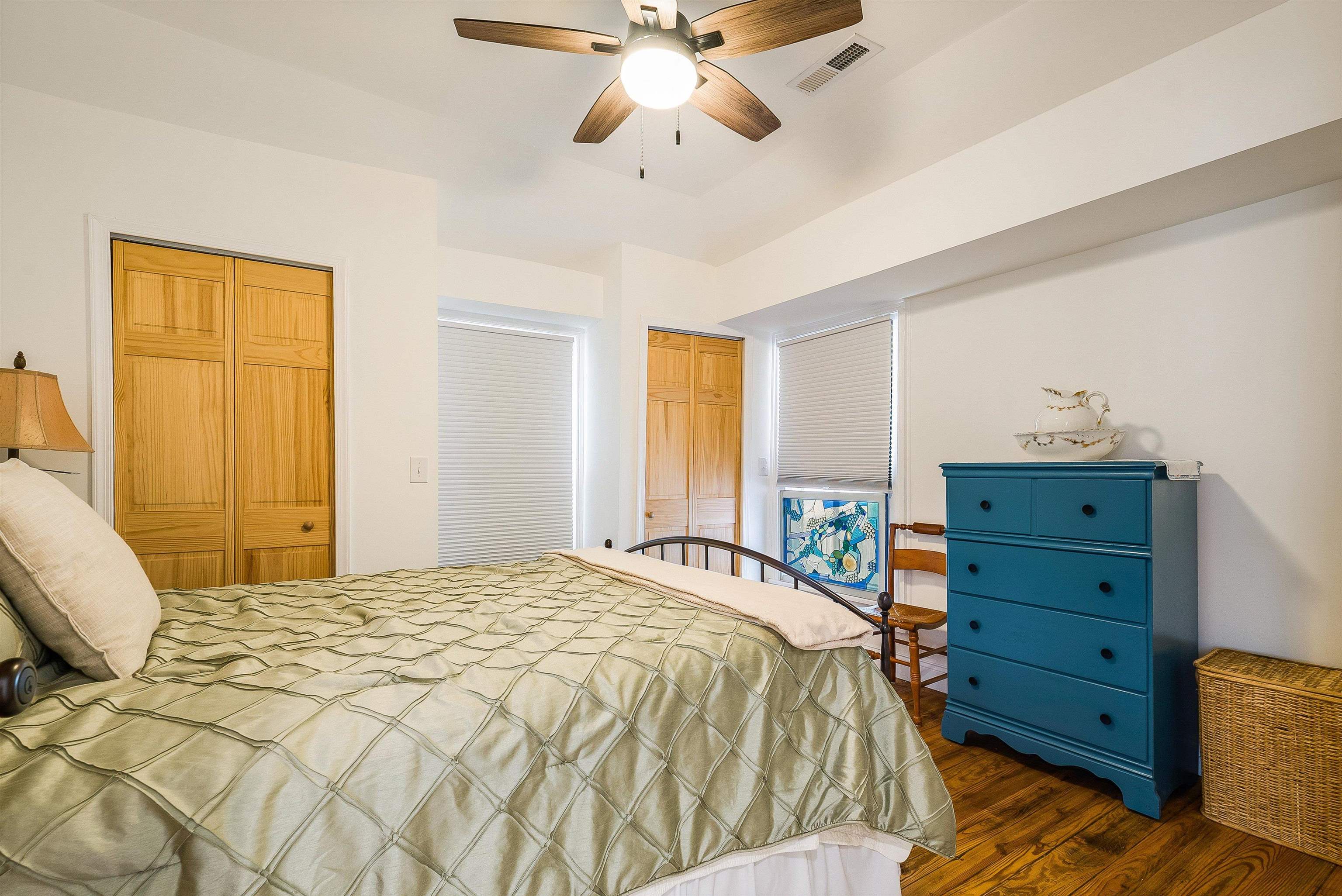 917 W BEVERLEY ST, STAUNTON, Virginia 22980, 3 Bedrooms Bedrooms, ,2 BathroomsBathrooms,Residential,917 W BEVERLEY ST,670124 MLS # 670124