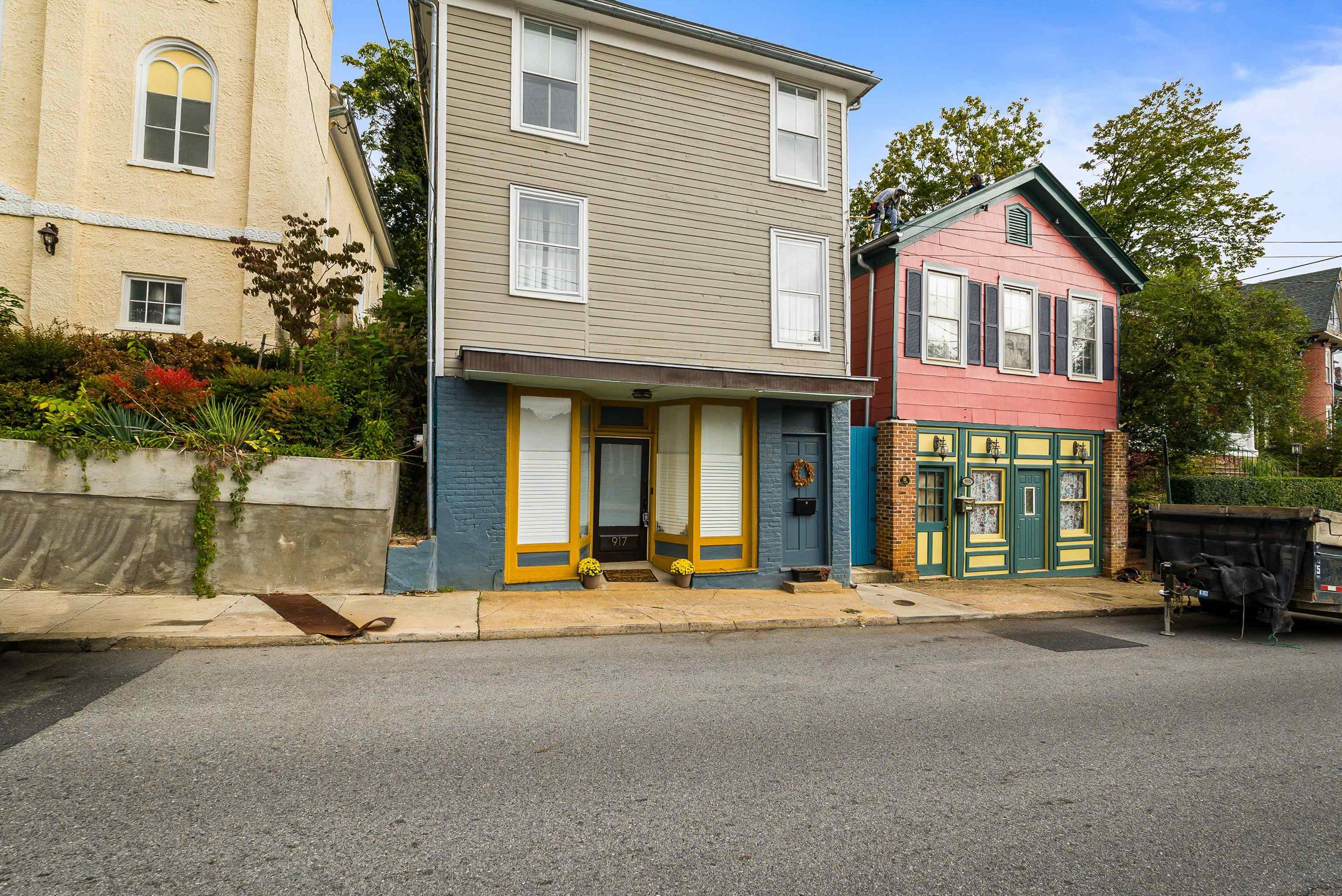 917 W BEVERLEY ST, STAUNTON, Virginia 22980, 3 Bedrooms Bedrooms, ,2 BathroomsBathrooms,Residential,917 W BEVERLEY ST,670124 MLS # 670124