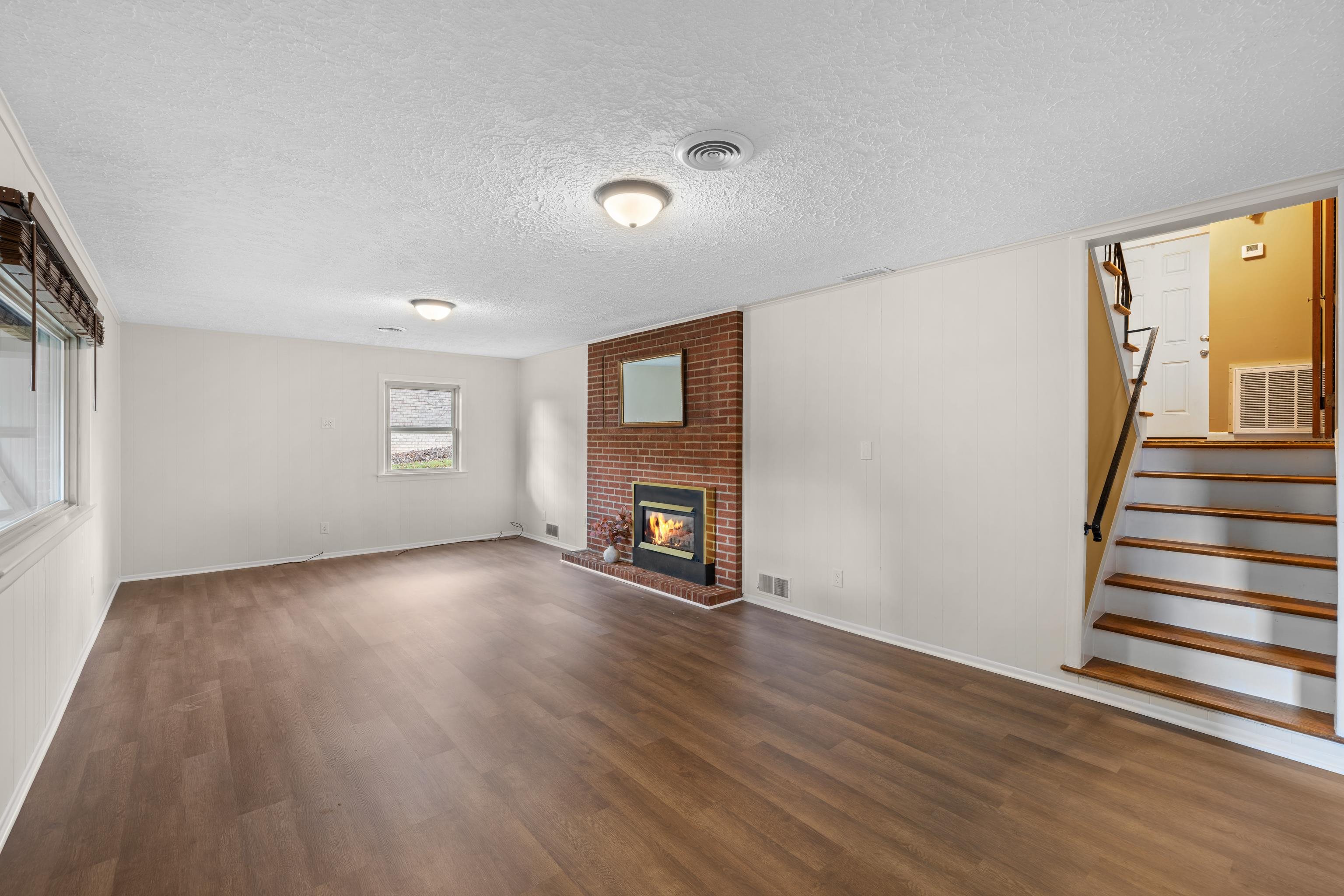 1358 KEESLING AVE, WAYNESBORO, Virginia 22980, 4 Bedrooms Bedrooms, ,1 BathroomBathrooms,Residential,1358 KEESLING AVE,671008 MLS # 671008 1358 KEESLING AVE, WAYNESBORO, Virginia 22980, 4 Bedrooms Bedrooms, ,1 BathroomBathrooms,Residential,1358 KEESLING AVE,671008 MLS # 671008