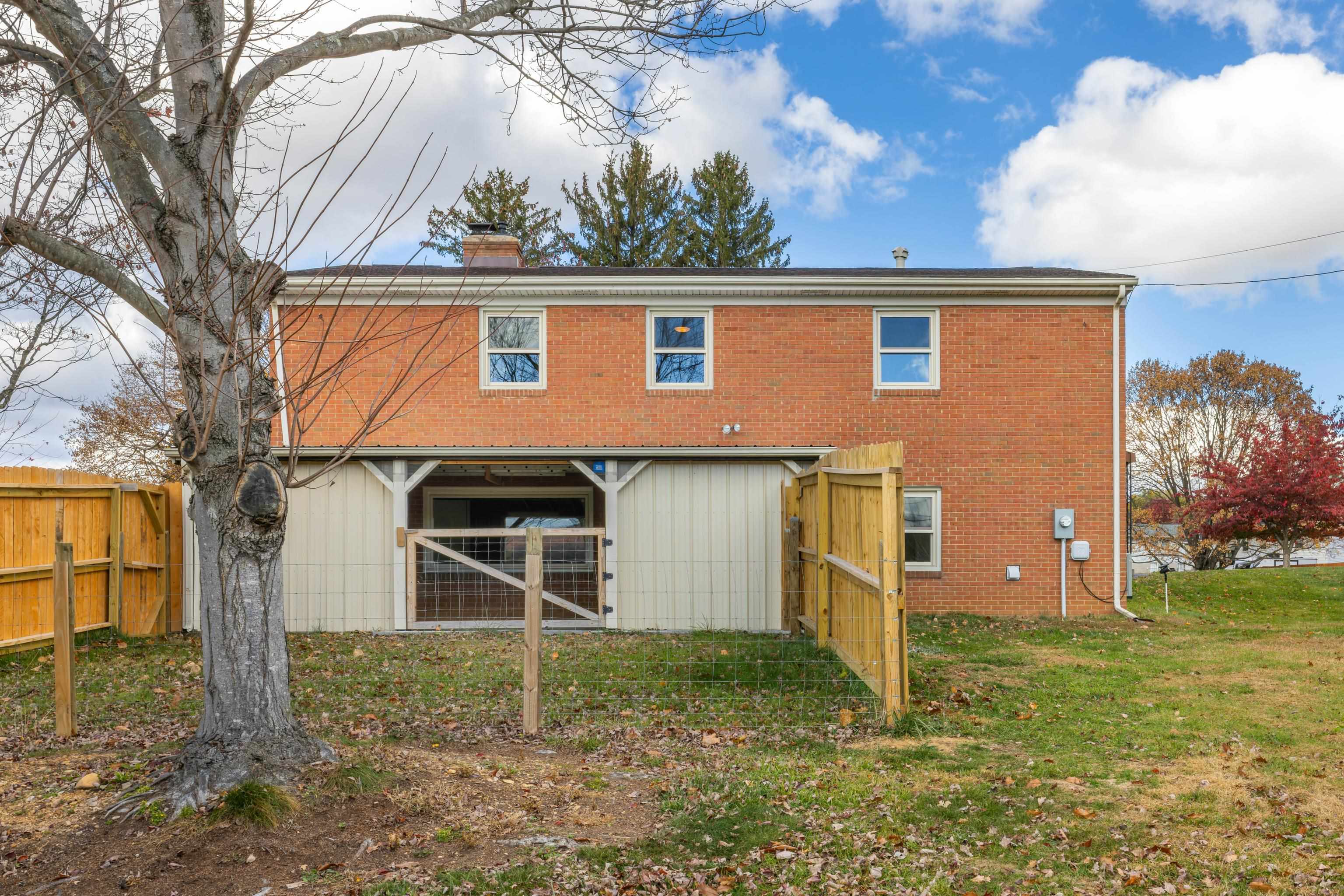 1358 KEESLING AVE, WAYNESBORO, Virginia 22980, 4 Bedrooms Bedrooms, ,1 BathroomBathrooms,Residential,1358 KEESLING AVE,671008 MLS # 671008 1358 KEESLING AVE, WAYNESBORO, Virginia 22980, 4 Bedrooms Bedrooms, ,1 BathroomBathrooms,Residential,1358 KEESLING AVE,671008 MLS # 671008