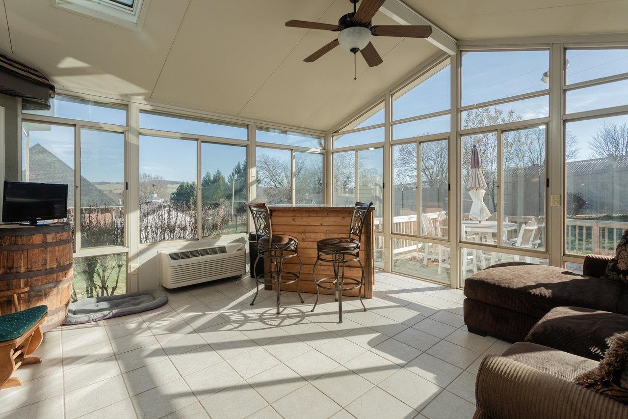 219 NORTHVIEW DR, DAYTON, Virginia 22821, 4 Bedrooms Bedrooms, ,2 BathroomsBathrooms,Residential,219 NORTHVIEW DR,671465 MLS # 671465 219 NORTHVIEW DR, DAYTON, Virginia 22821, 4 Bedrooms Bedrooms, ,2 BathroomsBathrooms,Residential,219 NORTHVIEW DR,671465 MLS # 671465