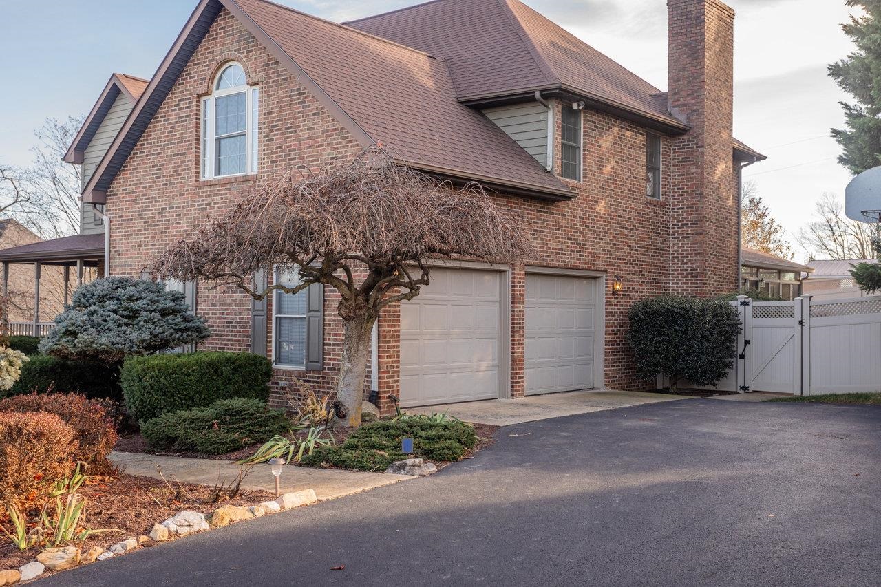 219 NORTHVIEW DR, DAYTON, Virginia 22821, 4 Bedrooms Bedrooms, ,2 BathroomsBathrooms,Residential,219 NORTHVIEW DR,671465 MLS # 671465 219 NORTHVIEW DR, DAYTON, Virginia 22821, 4 Bedrooms Bedrooms, ,2 BathroomsBathrooms,Residential,219 NORTHVIEW DR,671465 MLS # 671465