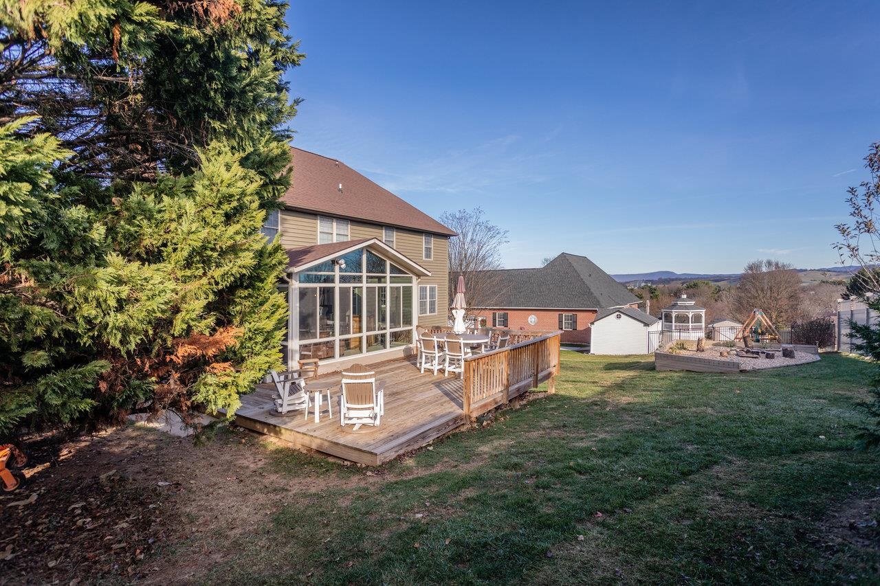 219 NORTHVIEW DR, DAYTON, Virginia 22821, 4 Bedrooms Bedrooms, ,2 BathroomsBathrooms,Residential,219 NORTHVIEW DR,671465 MLS # 671465 219 NORTHVIEW DR, DAYTON, Virginia 22821, 4 Bedrooms Bedrooms, ,2 BathroomsBathrooms,Residential,219 NORTHVIEW DR,671465 MLS # 671465