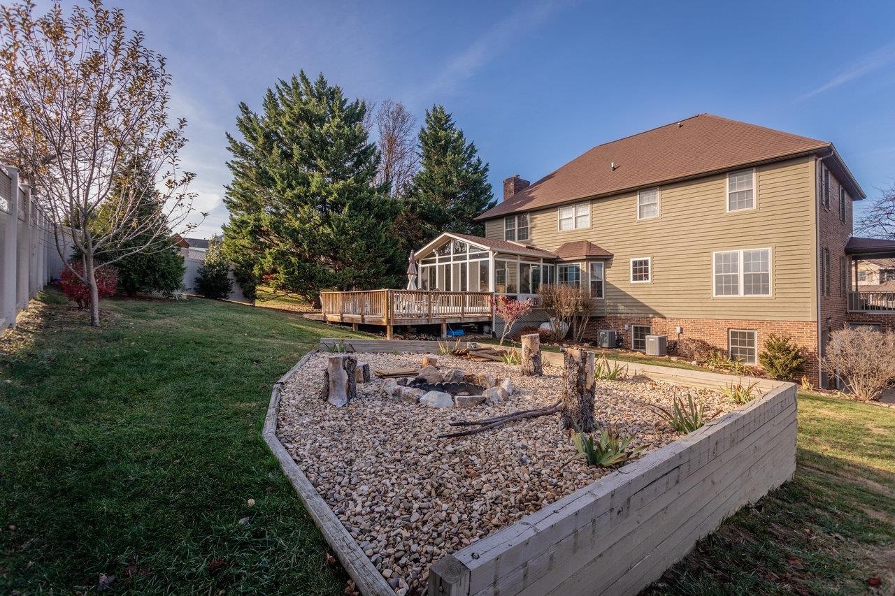 219 NORTHVIEW DR, DAYTON, Virginia 22821, 4 Bedrooms Bedrooms, ,2 BathroomsBathrooms,Residential,219 NORTHVIEW DR,671465 MLS # 671465 219 NORTHVIEW DR, DAYTON, Virginia 22821, 4 Bedrooms Bedrooms, ,2 BathroomsBathrooms,Residential,219 NORTHVIEW DR,671465 MLS # 671465