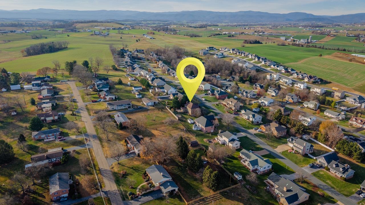 219 NORTHVIEW DR, DAYTON, Virginia 22821, 4 Bedrooms Bedrooms, ,2 BathroomsBathrooms,Residential,219 NORTHVIEW DR,671465 MLS # 671465 219 NORTHVIEW DR, DAYTON, Virginia 22821, 4 Bedrooms Bedrooms, ,2 BathroomsBathrooms,Residential,219 NORTHVIEW DR,671465 MLS # 671465