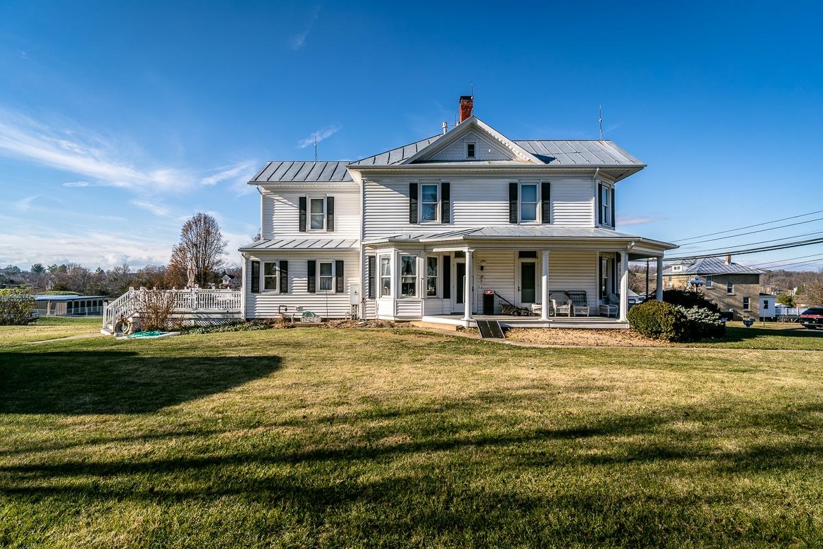 187 HOUFF RD, WEYERS CAVE, Virginia 24486, 6 Bedrooms Bedrooms, ,4 BathroomsBathrooms,Residential,187 HOUFF RD,671466 MLS # 671466