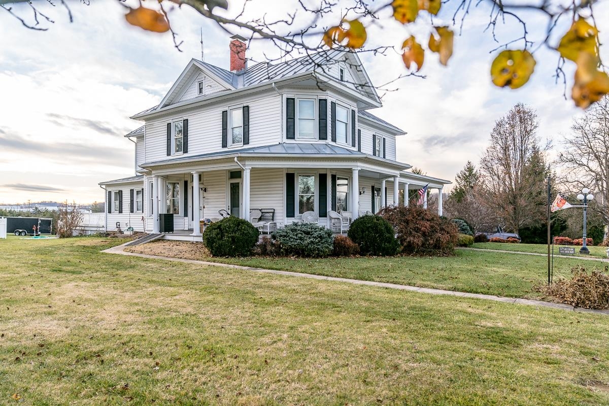 187 HOUFF RD, WEYERS CAVE, Virginia 24486, 6 Bedrooms Bedrooms, ,4 BathroomsBathrooms,Residential,187 HOUFF RD,671466 MLS # 671466