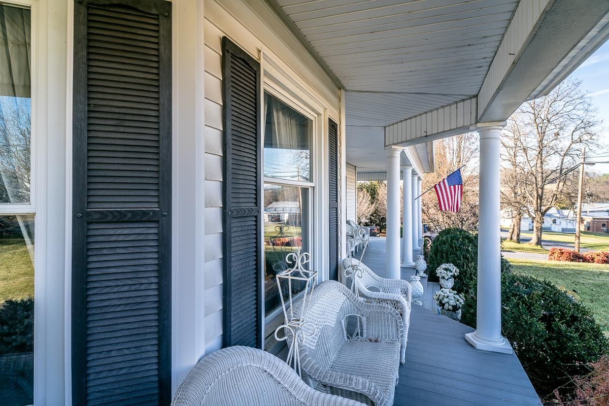 187 HOUFF RD, WEYERS CAVE, Virginia 24486, 6 Bedrooms Bedrooms, ,4 BathroomsBathrooms,Residential,187 HOUFF RD,671466 MLS # 671466