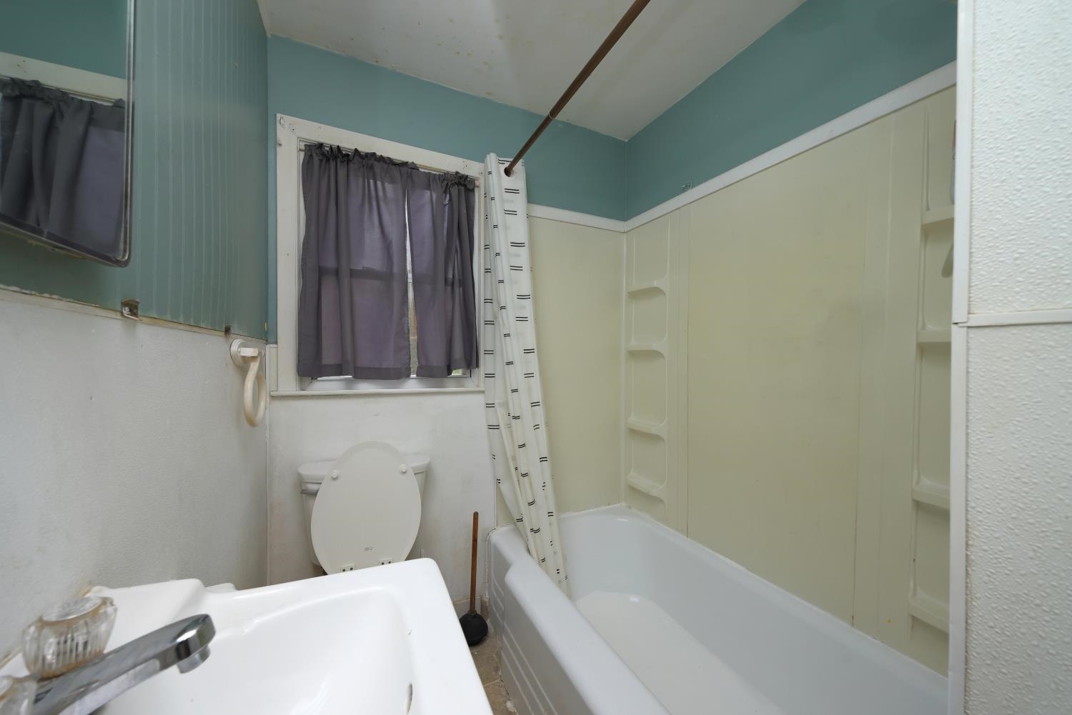 364 N BATH AVE, WAYNESBORO, Virginia 22980, 3 Bedrooms Bedrooms, ,2 BathroomsBathrooms,Residential,Williams,364 N BATH AVE,671467 MLS # 671467