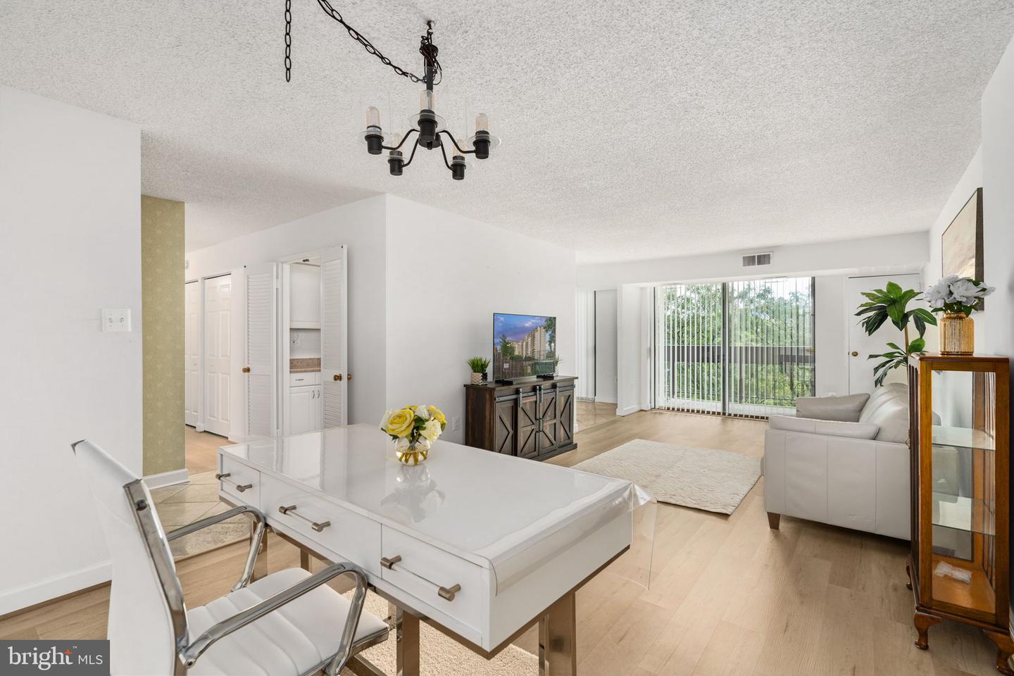 5300 HOLMES RUN PKWY #506, ALEXANDRIA, Virginia 22304, 2 Bedrooms Bedrooms, ,2 BathroomsBathrooms,Residential,For sale,5300 HOLMES RUN PKWY #506,VAAX2049002 MLS # VAAX2049002 5300 HOLMES RUN PKWY #506, ALEXANDRIA, Virginia 22304, 2 Bedrooms Bedrooms, ,2 BathroomsBathrooms,Residential,For sale,5300 HOLMES RUN PKWY #506,VAAX2049002 MLS # VAAX2049002