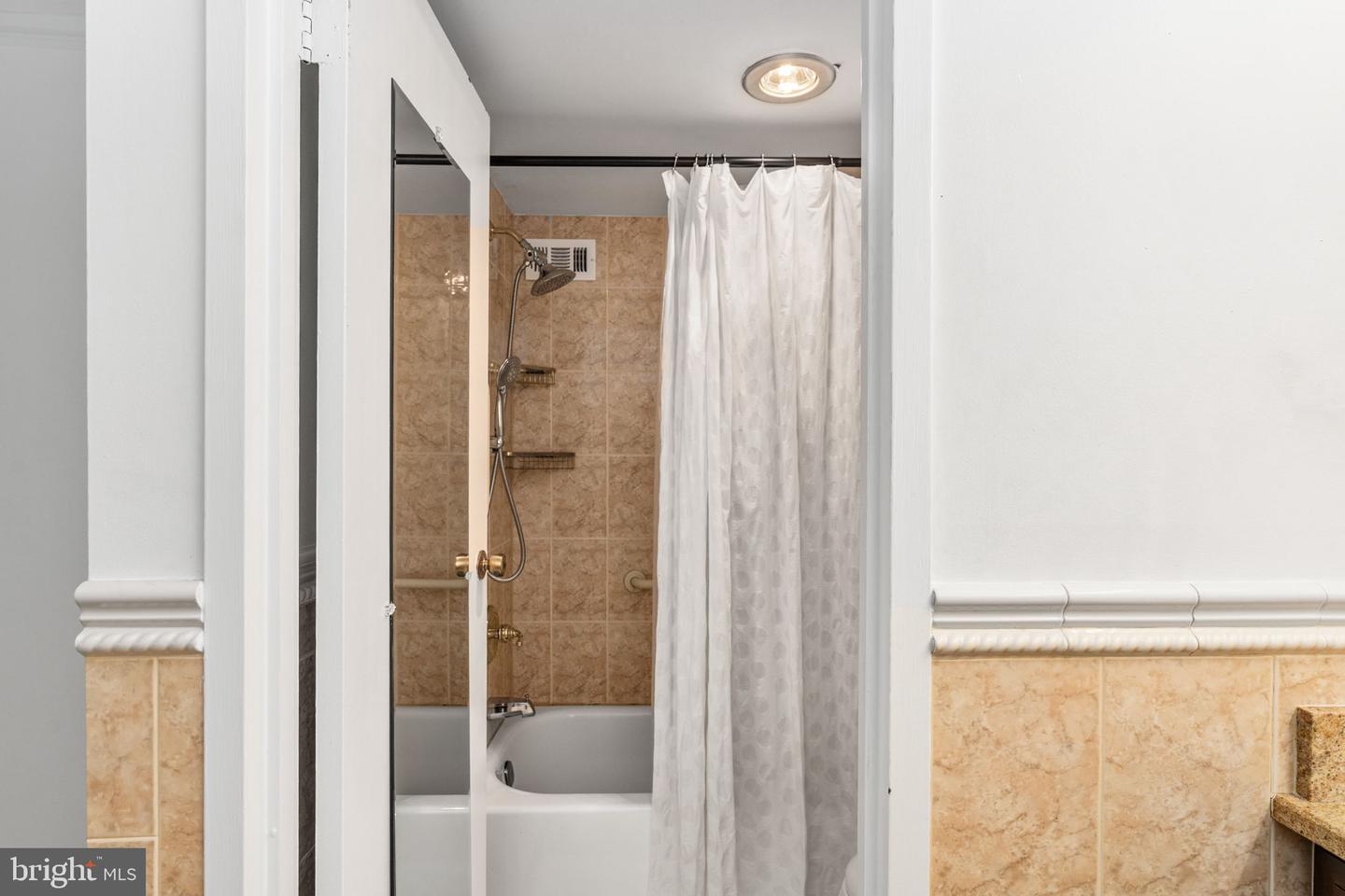 5300 HOLMES RUN PKWY #506, ALEXANDRIA, Virginia 22304, 2 Bedrooms Bedrooms, ,2 BathroomsBathrooms,Residential,For sale,5300 HOLMES RUN PKWY #506,VAAX2049002 MLS # VAAX2049002 5300 HOLMES RUN PKWY #506, ALEXANDRIA, Virginia 22304, 2 Bedrooms Bedrooms, ,2 BathroomsBathrooms,Residential,For sale,5300 HOLMES RUN PKWY #506,VAAX2049002 MLS # VAAX2049002