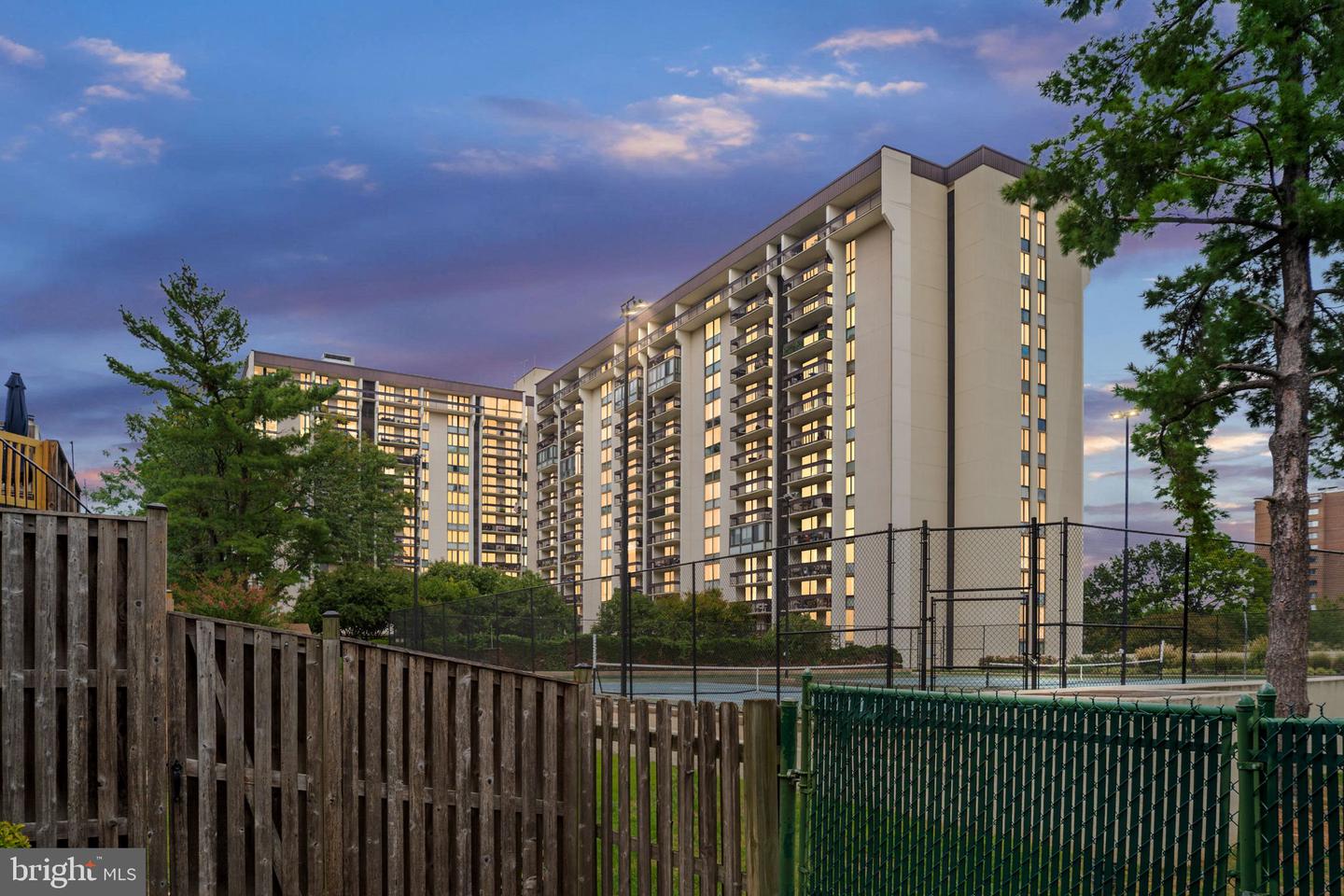 5300 HOLMES RUN PKWY #506, ALEXANDRIA, Virginia 22304, 2 Bedrooms Bedrooms, ,2 BathroomsBathrooms,Residential,For sale,5300 HOLMES RUN PKWY #506,VAAX2049002 MLS # VAAX2049002 5300 HOLMES RUN PKWY #506, ALEXANDRIA, Virginia 22304, 2 Bedrooms Bedrooms, ,2 BathroomsBathrooms,Residential,For sale,5300 HOLMES RUN PKWY #506,VAAX2049002 MLS # VAAX2049002