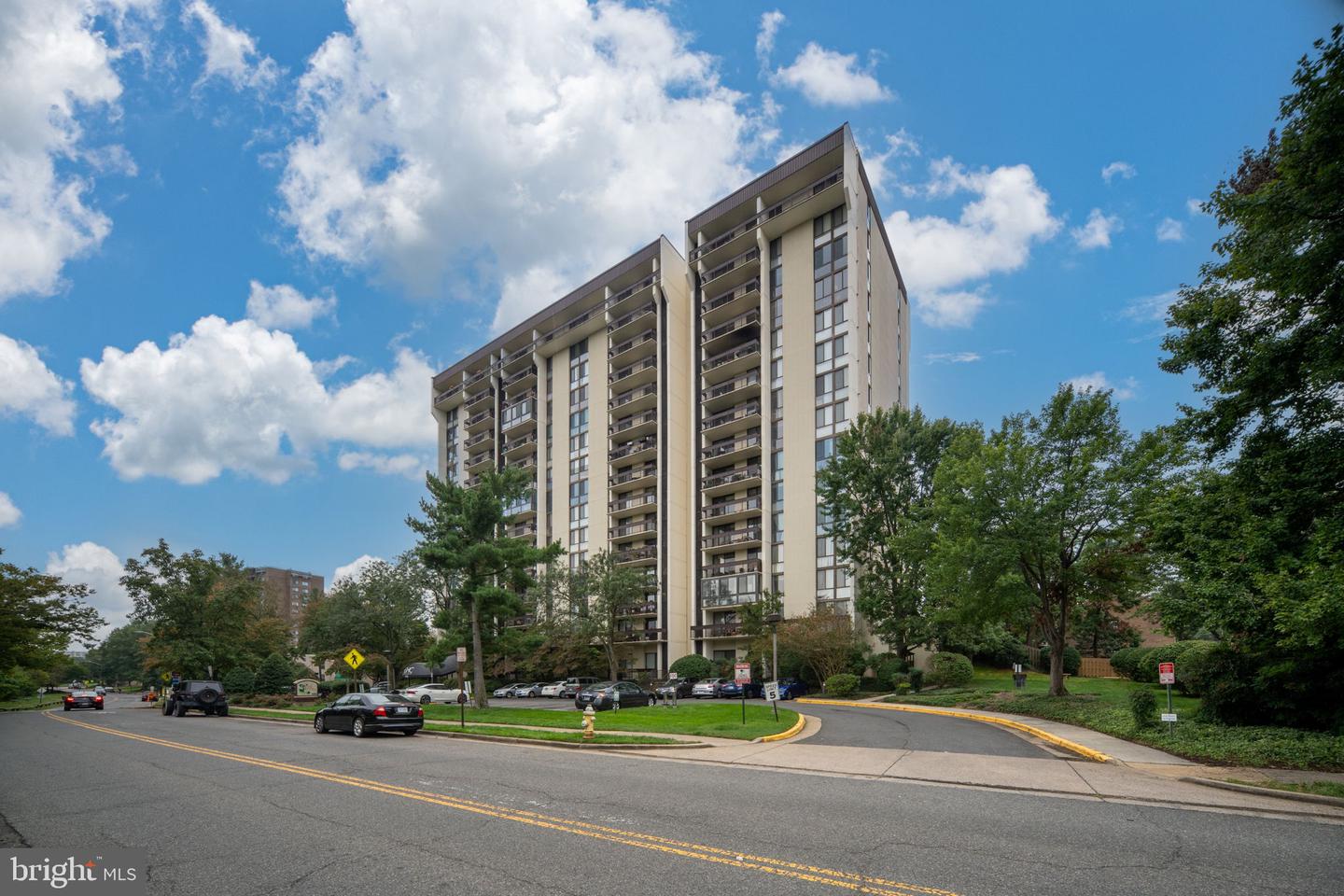 5300 HOLMES RUN PKWY #506, ALEXANDRIA, Virginia 22304, 2 Bedrooms Bedrooms, ,2 BathroomsBathrooms,Residential,For sale,5300 HOLMES RUN PKWY #506,VAAX2049002 MLS # VAAX2049002 5300 HOLMES RUN PKWY #506, ALEXANDRIA, Virginia 22304, 2 Bedrooms Bedrooms, ,2 BathroomsBathrooms,Residential,For sale,5300 HOLMES RUN PKWY #506,VAAX2049002 MLS # VAAX2049002