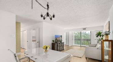 5300 HOLMES RUN PKWY #506, ALEXANDRIA, Virginia 22304, 2 Bedrooms Bedrooms, ,2 BathroomsBathrooms,Residential,For sale,5300 HOLMES RUN PKWY #506,VAAX2049002 MLS # VAAX2049002