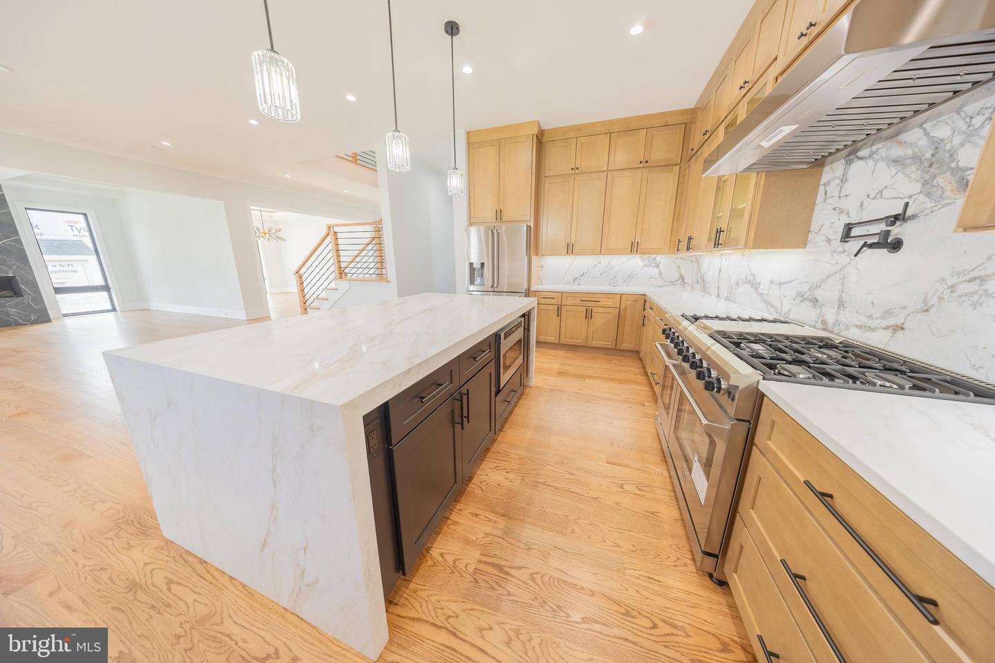 1929 WARE RD, FALLS CHURCH, Virginia 22043, 6 Bedrooms Bedrooms, ,6 BathroomsBathrooms,Residential,For sale,1929 WARE RD,VAFX2268110 MLS # VAFX2268110