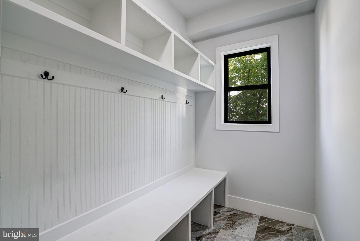 1929 WARE RD, FALLS CHURCH, Virginia 22043, 6 Bedrooms Bedrooms, ,6 BathroomsBathrooms,Residential,For sale,1929 WARE RD,VAFX2268110 MLS # VAFX2268110