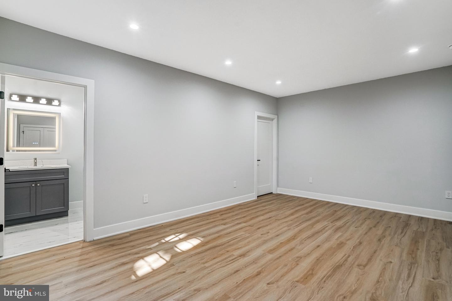 1929 WARE RD, FALLS CHURCH, Virginia 22043, 6 Bedrooms Bedrooms, ,6 BathroomsBathrooms,Residential,For sale,1929 WARE RD,VAFX2268110 MLS # VAFX2268110