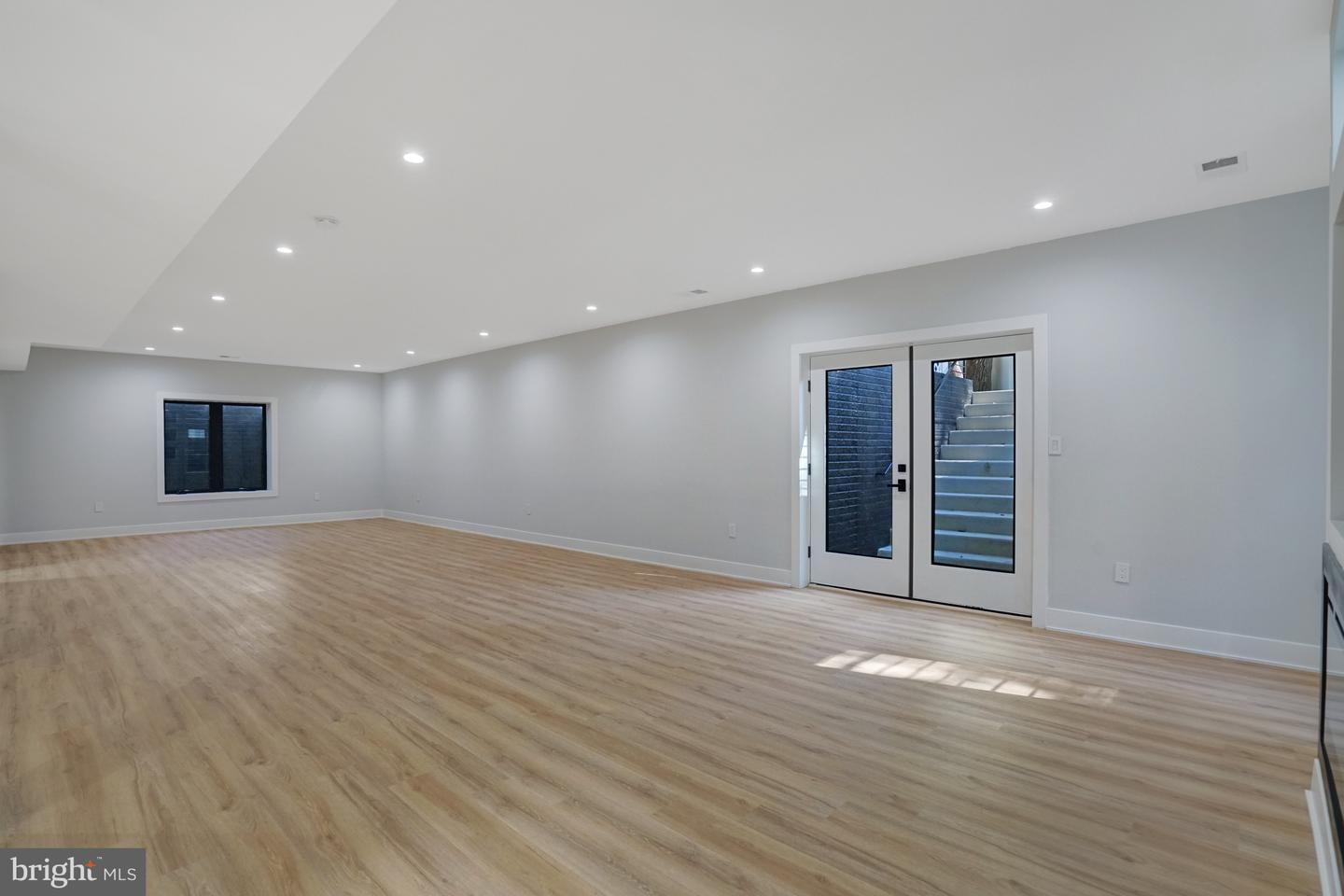 1929 WARE RD, FALLS CHURCH, Virginia 22043, 6 Bedrooms Bedrooms, ,6 BathroomsBathrooms,Residential,For sale,1929 WARE RD,VAFX2268110 MLS # VAFX2268110