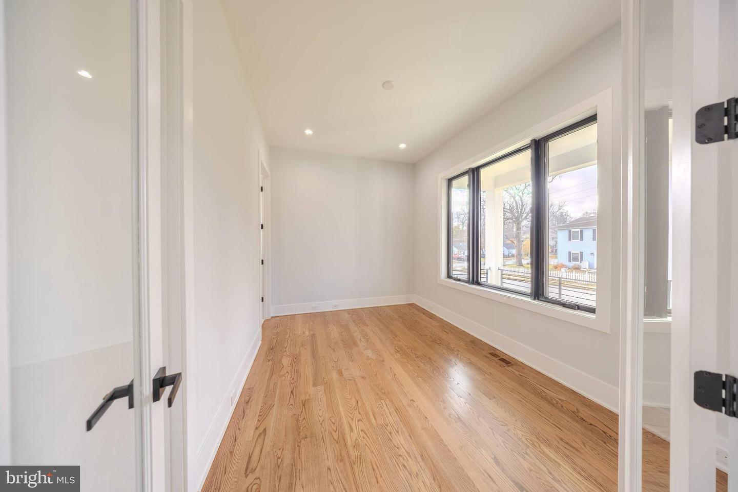 1929 WARE RD, FALLS CHURCH, Virginia 22043, 6 Bedrooms Bedrooms, ,6 BathroomsBathrooms,Residential,For sale,1929 WARE RD,VAFX2268110 MLS # VAFX2268110