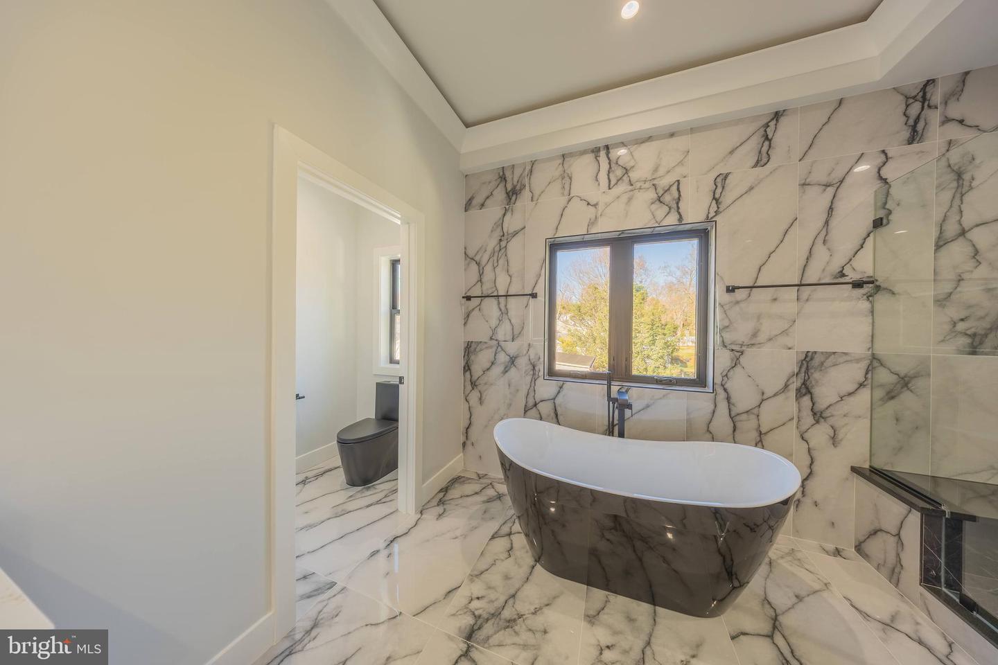 1929 WARE RD, FALLS CHURCH, Virginia 22043, 6 Bedrooms Bedrooms, ,6 BathroomsBathrooms,Residential,For sale,1929 WARE RD,VAFX2268110 MLS # VAFX2268110