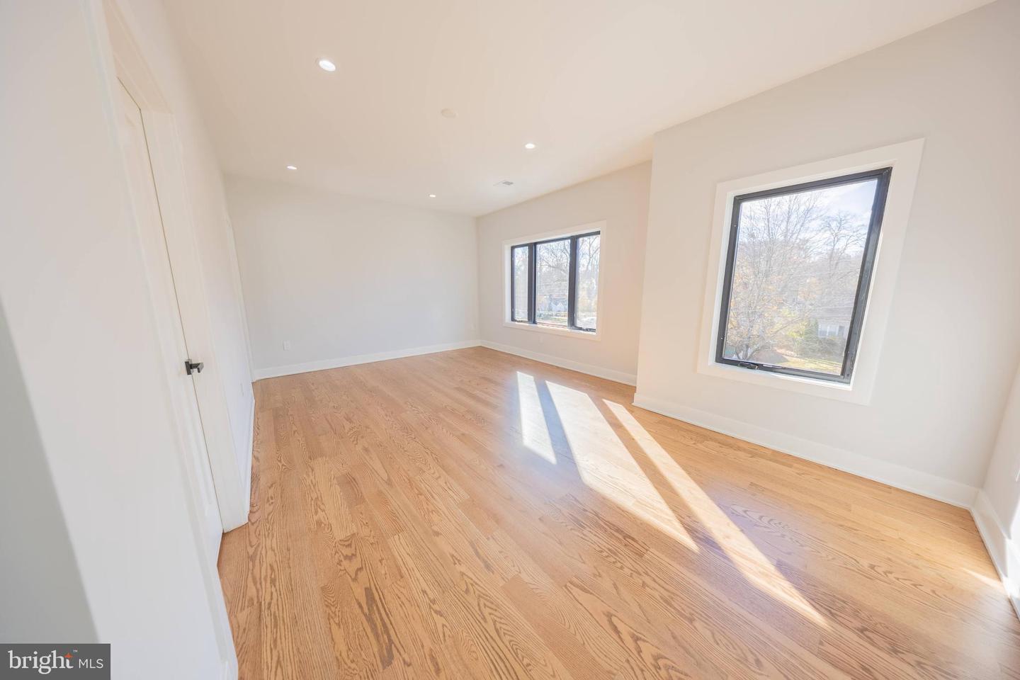 1929 WARE RD, FALLS CHURCH, Virginia 22043, 6 Bedrooms Bedrooms, ,6 BathroomsBathrooms,Residential,For sale,1929 WARE RD,VAFX2268110 MLS # VAFX2268110