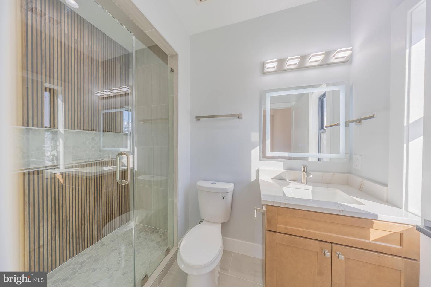 1929 WARE RD, FALLS CHURCH, Virginia 22043, 6 Bedrooms Bedrooms, ,6 BathroomsBathrooms,Residential,For sale,1929 WARE RD,VAFX2268110 MLS # VAFX2268110