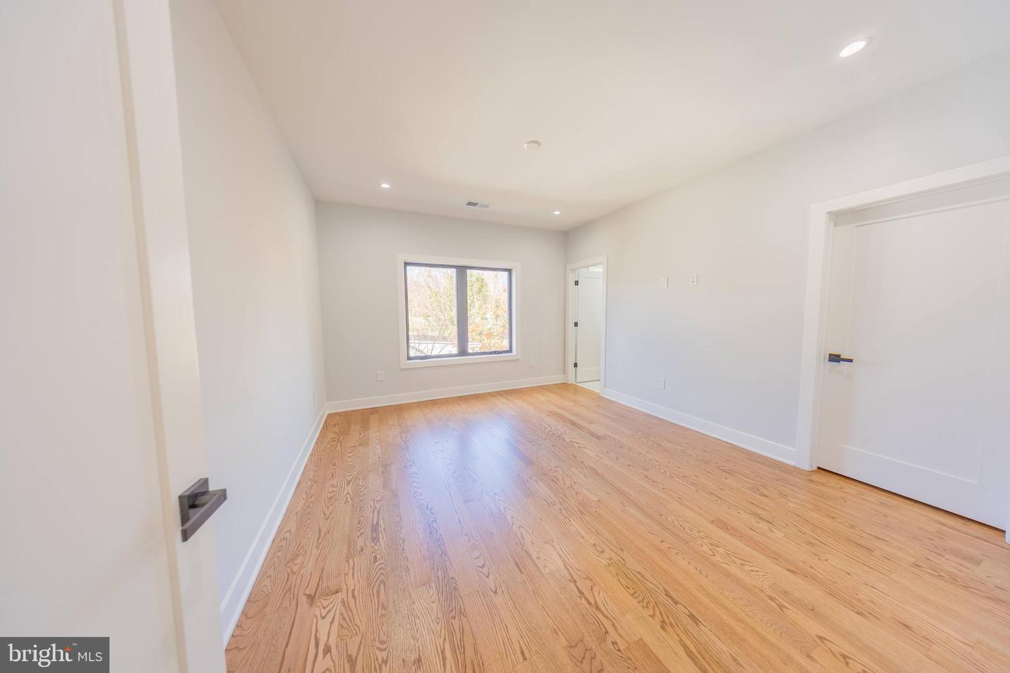 1929 WARE RD, FALLS CHURCH, Virginia 22043, 6 Bedrooms Bedrooms, ,6 BathroomsBathrooms,Residential,For sale,1929 WARE RD,VAFX2268110 MLS # VAFX2268110