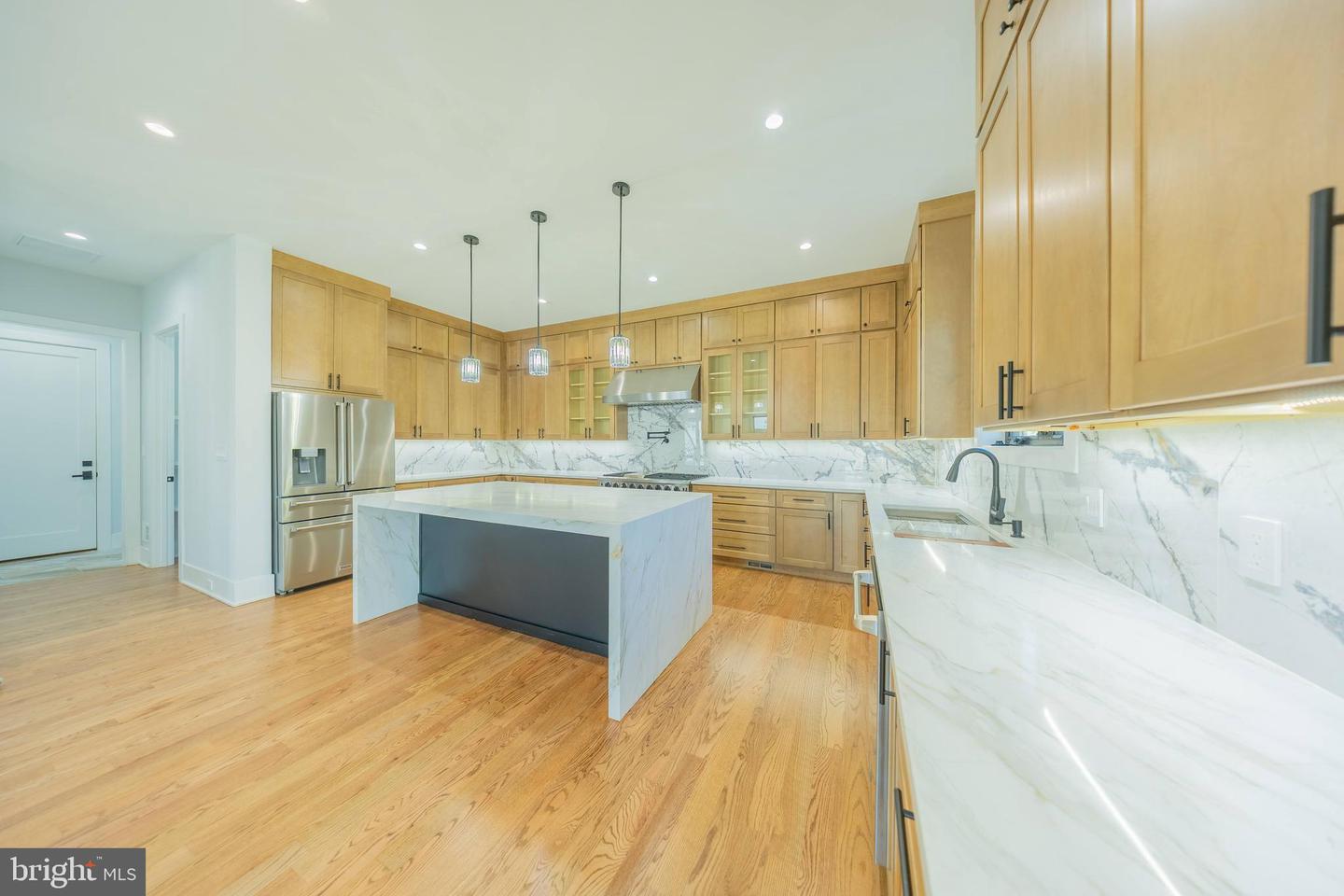 1929 WARE RD, FALLS CHURCH, Virginia 22043, 6 Bedrooms Bedrooms, ,6 BathroomsBathrooms,Residential,For sale,1929 WARE RD,VAFX2268110 MLS # VAFX2268110