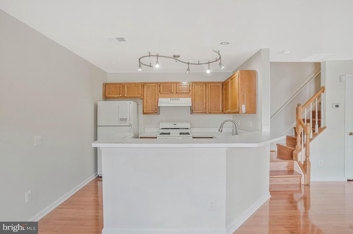 11761 TOLSON PL #11761, WOODBRIDGE, Virginia 22192, 2 Bedrooms Bedrooms, ,2 BathroomsBathrooms,Residential,For sale,11761 TOLSON PL #11761,VAPW2106214 MLS # VAPW2106214