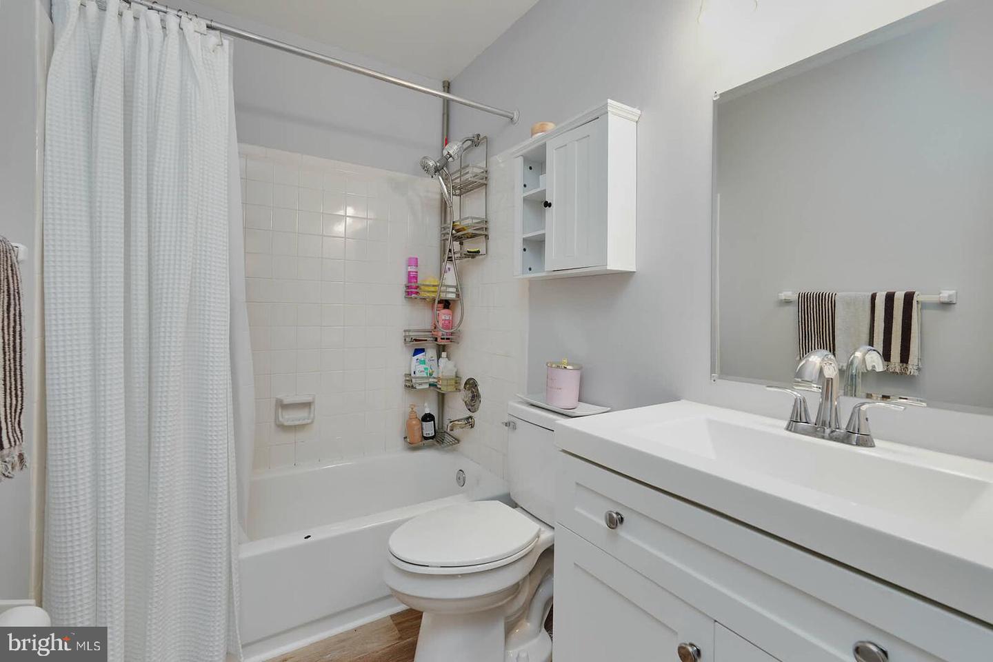 5876 PONTIAC DR, WOODBRIDGE, Virginia 22193, 4 Bedrooms Bedrooms, ,2 BathroomsBathrooms,Residential,For sale,5876 PONTIAC DR,VAPW2106818 MLS # VAPW2106818