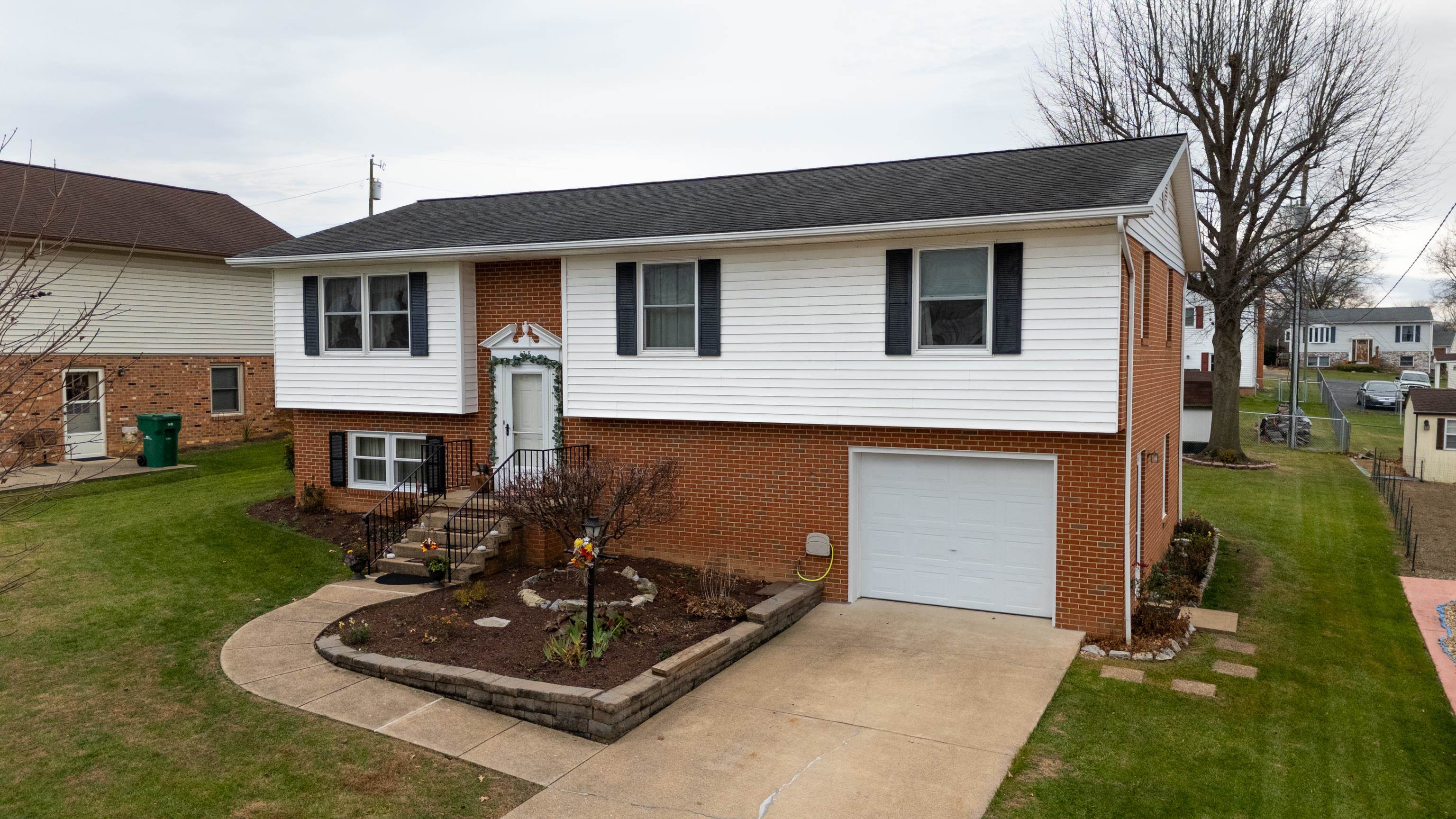 138 FIRST ST, BROADWAY, Virginia 22815, 4 Bedrooms Bedrooms, ,2 BathroomsBathrooms,Residential,138 FIRST ST,671471 MLS # 671471